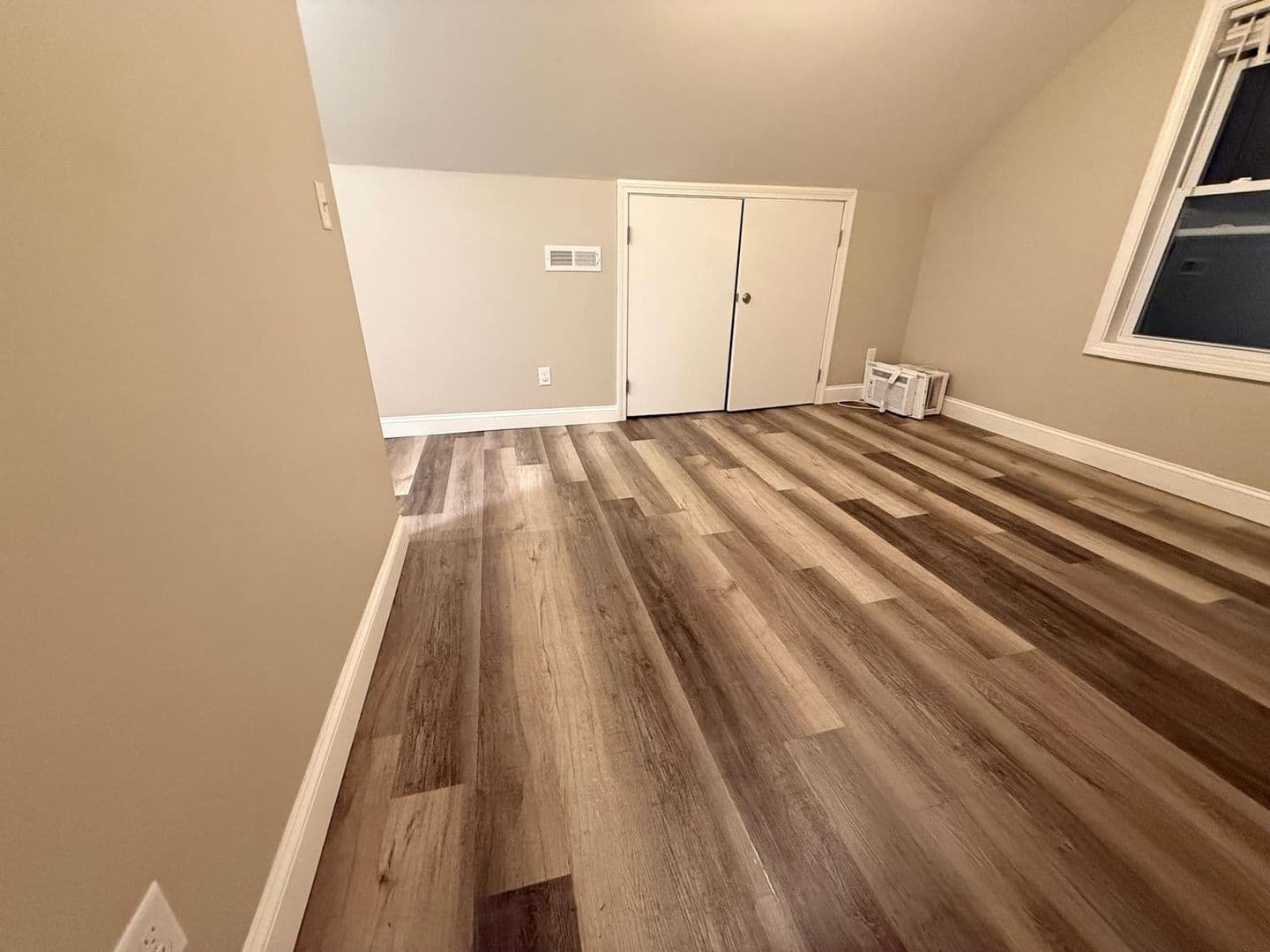 Fitchburg Apartment: 52 Myrtle Ave