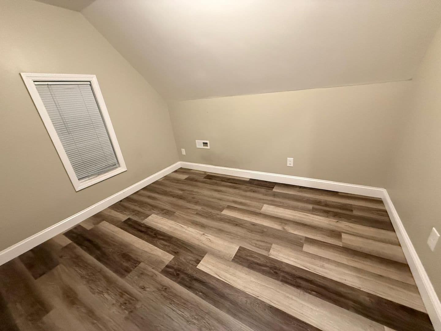 Fitchburg Apartment: 52 Myrtle Ave