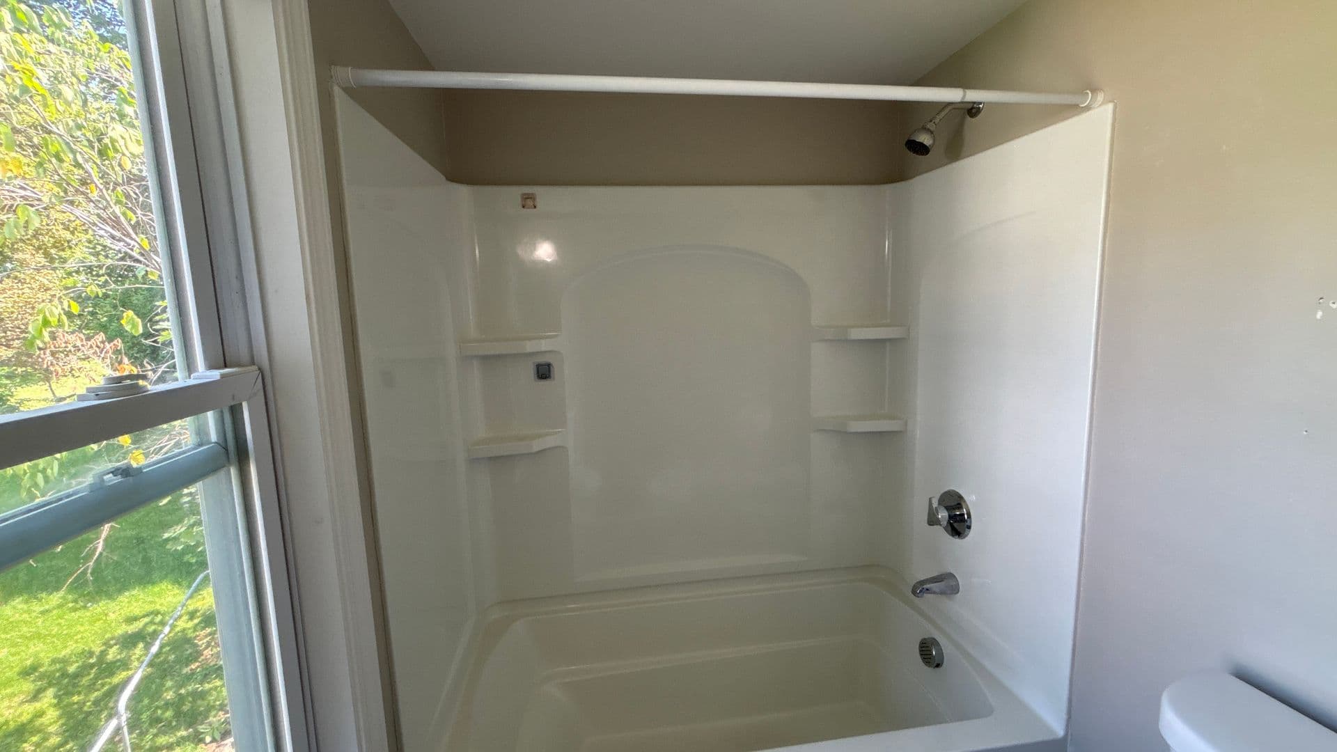 Fitchburg Apartment: 52 Myrtle Ave