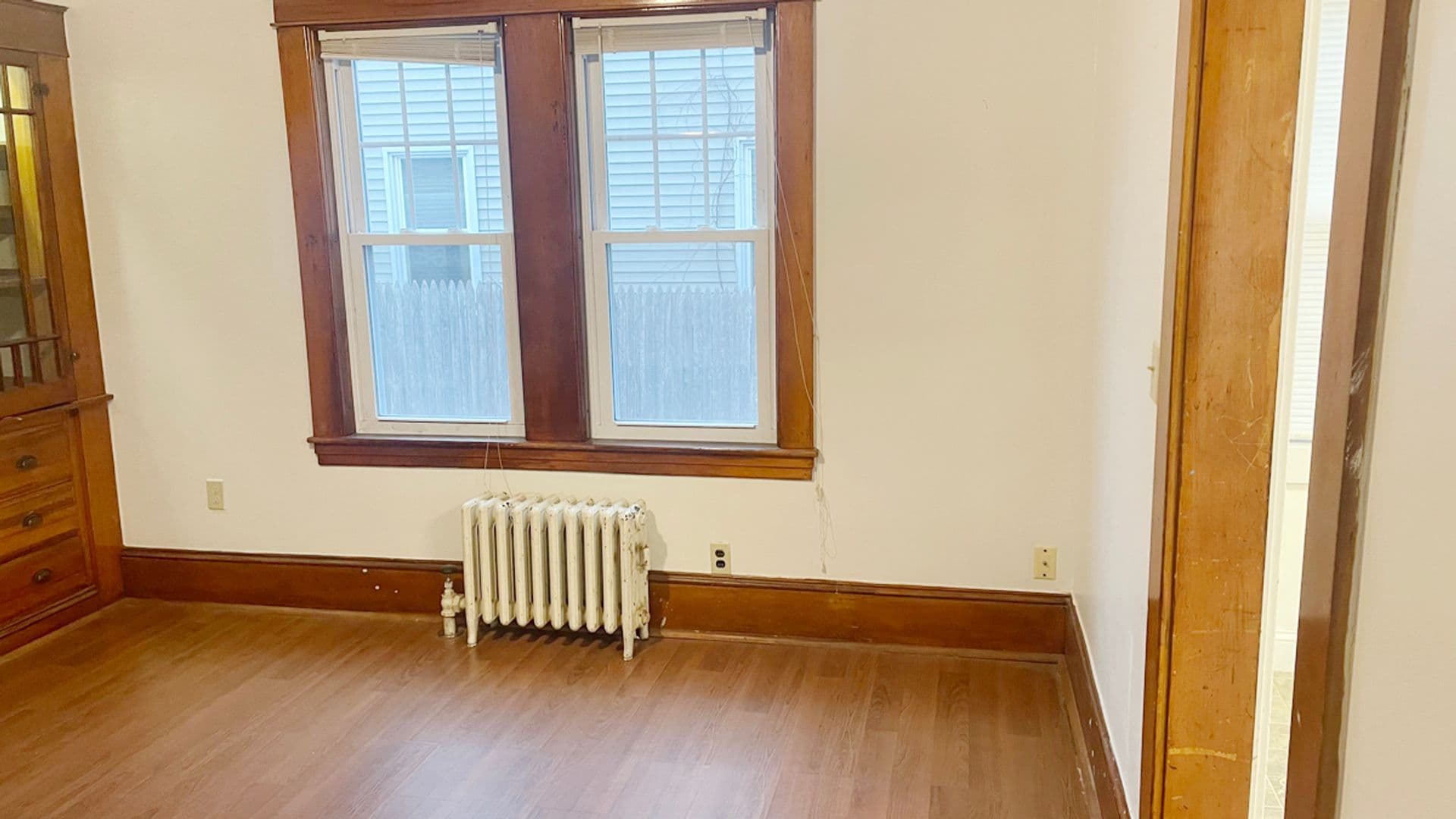 Athol Apartment: 73-75 Wallingford Ave