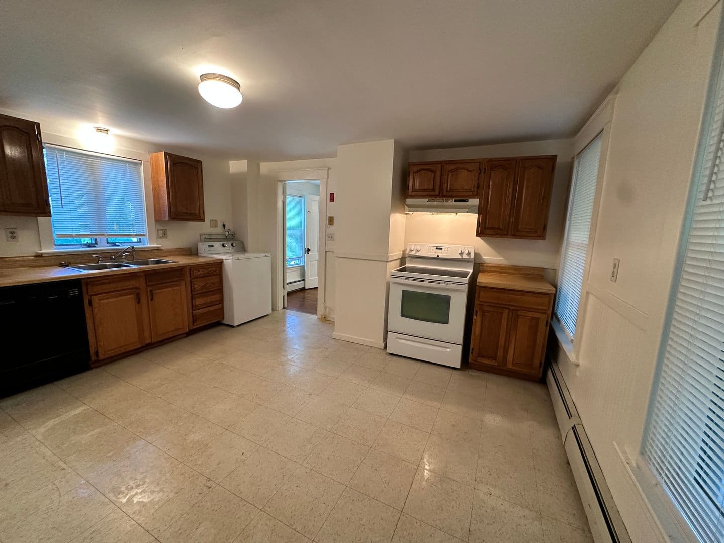 Leominster Apartment: 206 Exchange Street