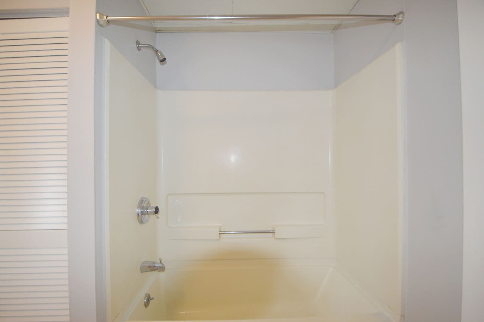 Gardner Apartment: 17 - 19 Walnut Street