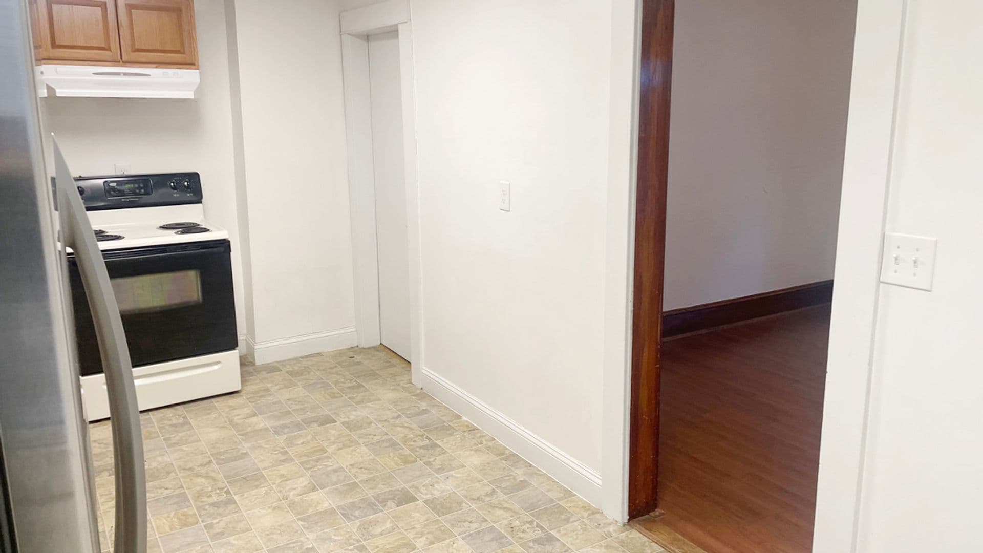Athol Apartment: 73-75 Wallingford Ave