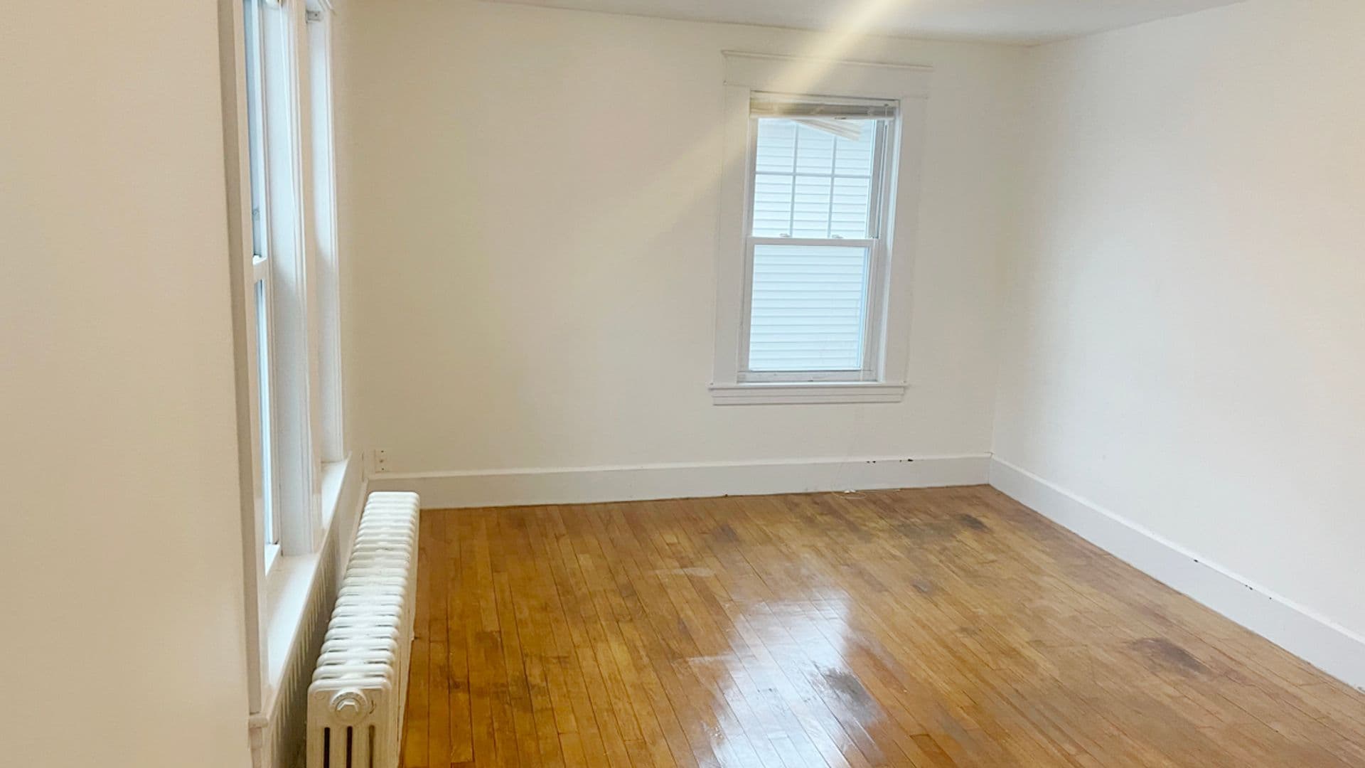 Athol Apartment: 73-75 Wallingford Ave