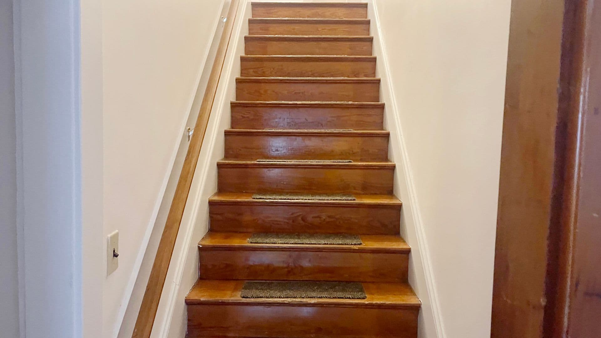 Athol Apartment: 73-75 Wallingford Ave