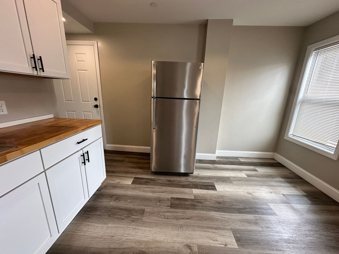 Fitchburg Apartment: 52 Myrtle Ave