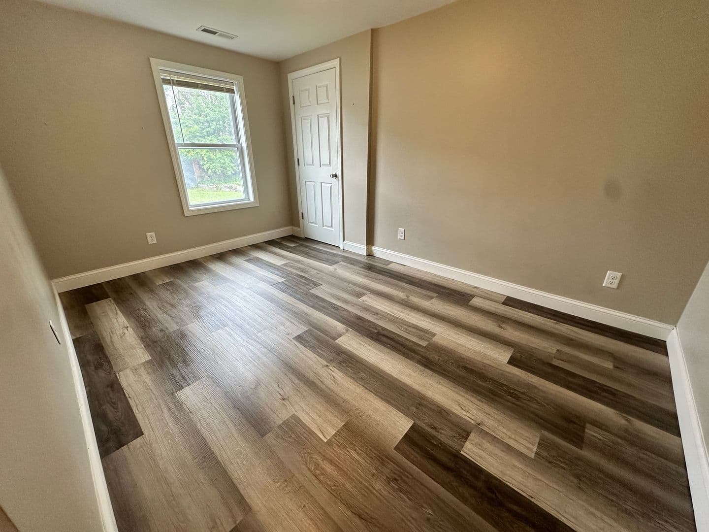 Fitchburg Apartment: 52 Myrtle Ave