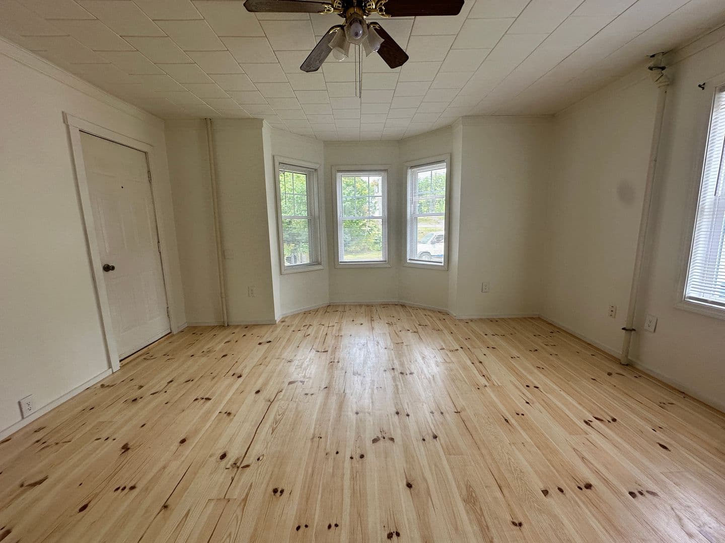 Ashburnham Apartment: 155 Center Street