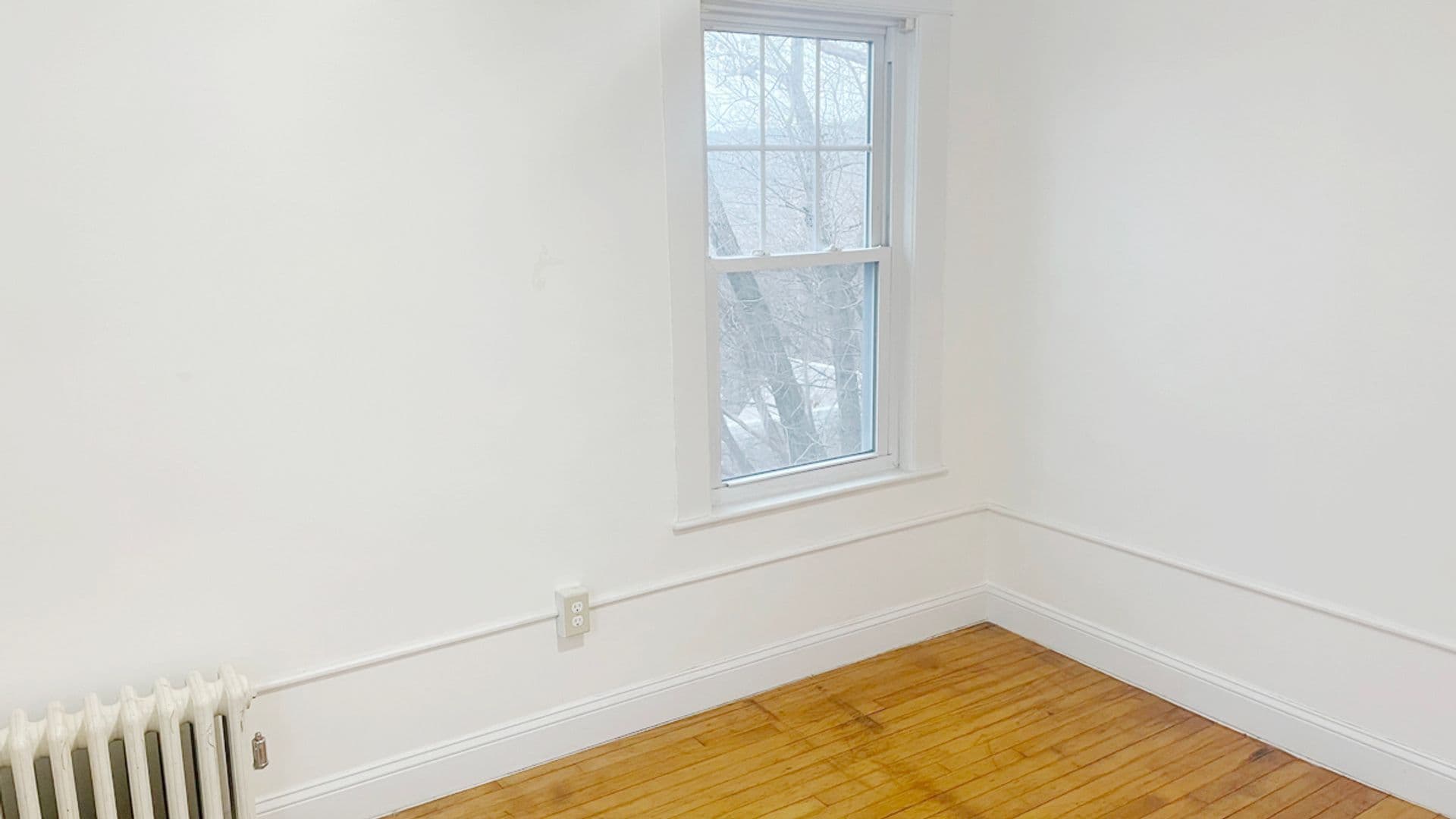 Athol Apartment: 73-75 Wallingford Ave