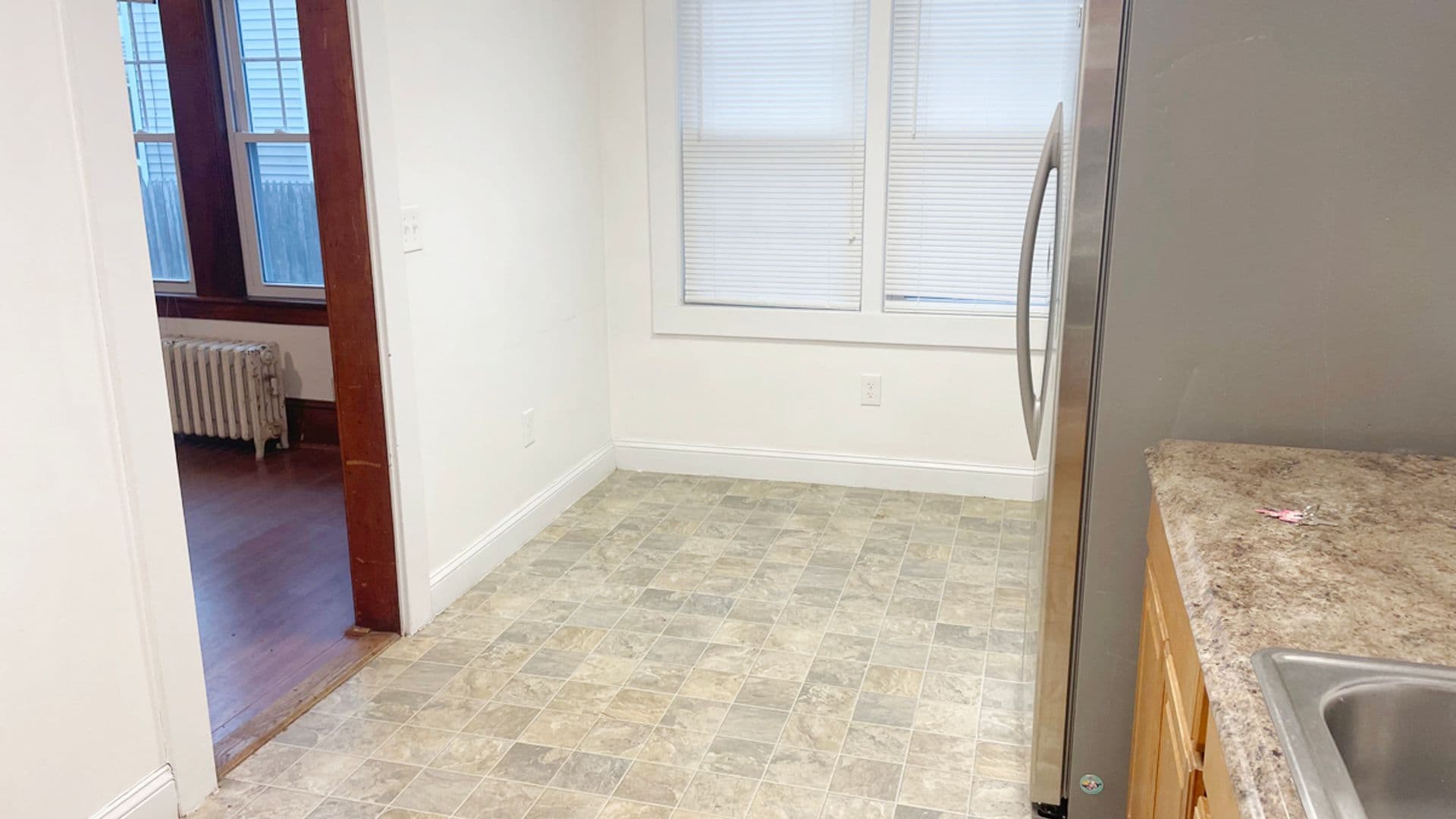 Athol Apartment: 73-75 Wallingford Ave