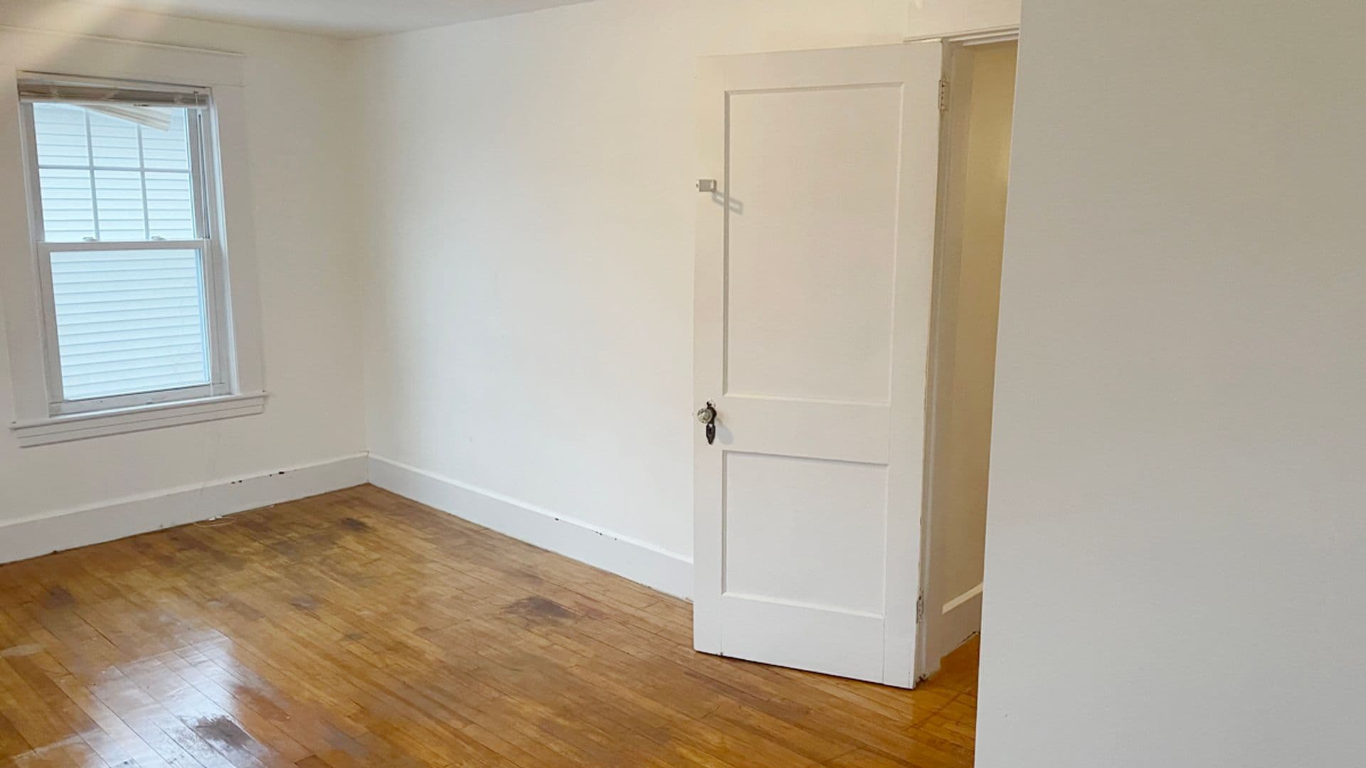 Athol Apartment: 73-75 Wallingford Ave