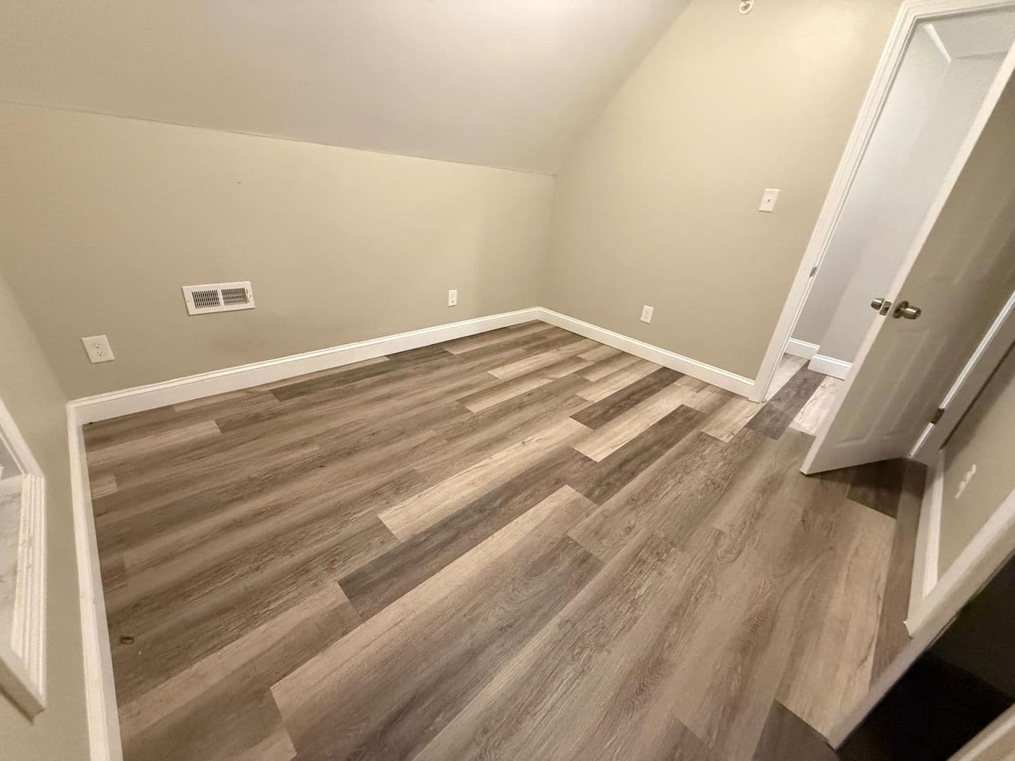 Fitchburg Apartment: 52 Myrtle Ave