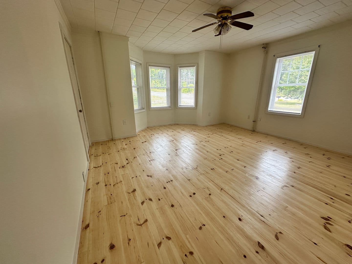 Ashburnham Apartment: 155 Center Street