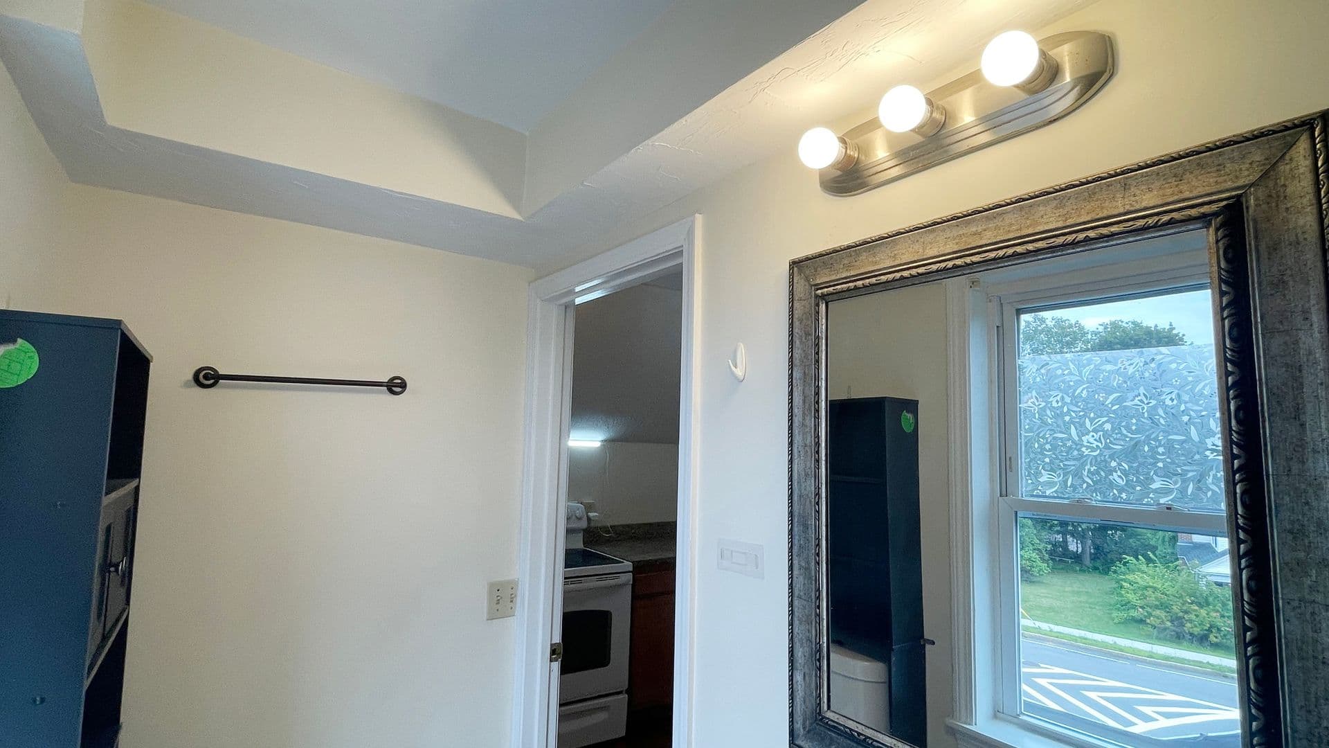 Gardner Apartment: 136 Central Street