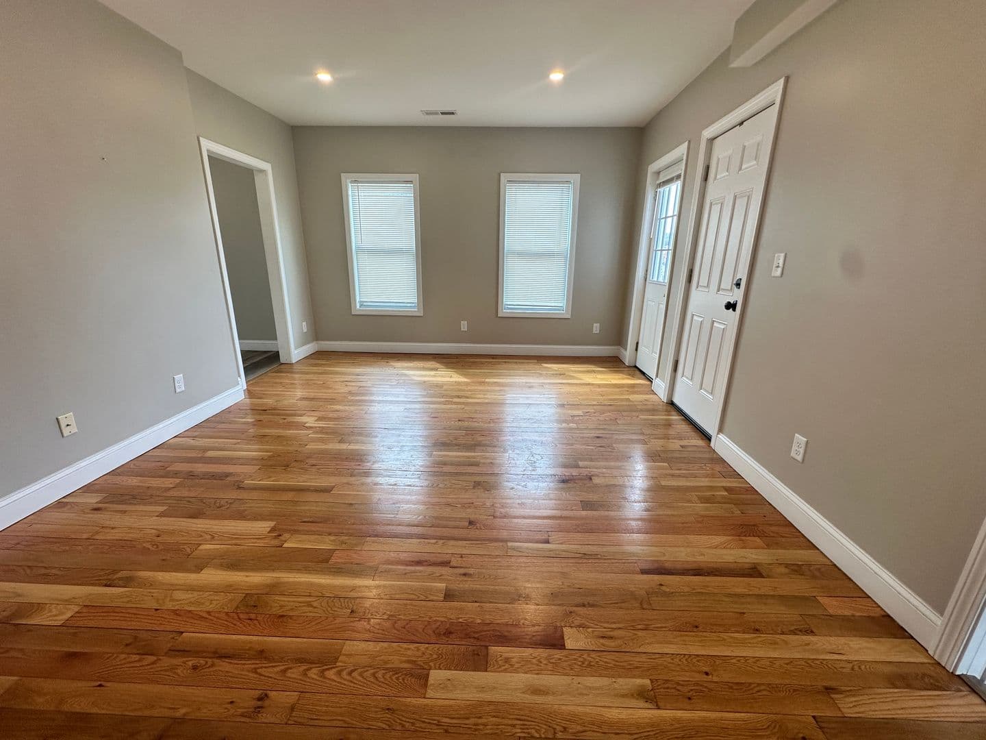 Fitchburg Apartment: 52 Myrtle Ave