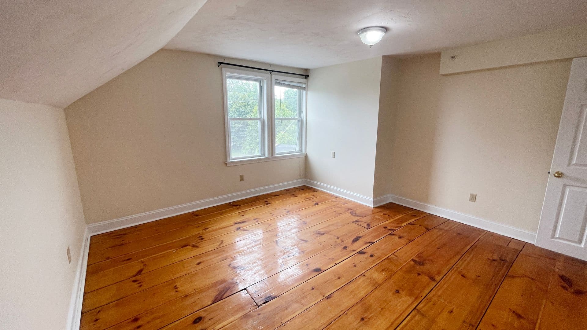 Gardner Apartment: 136 Central Street