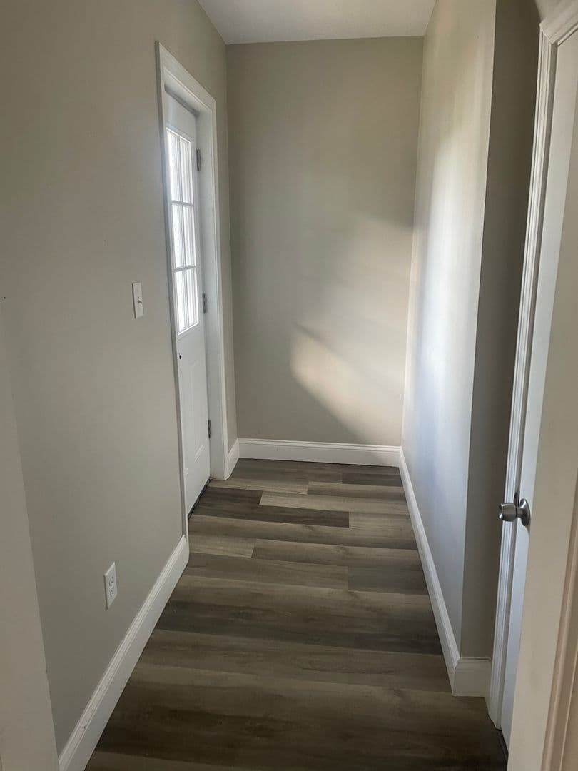 Fitchburg Apartment: 52 Myrtle Ave