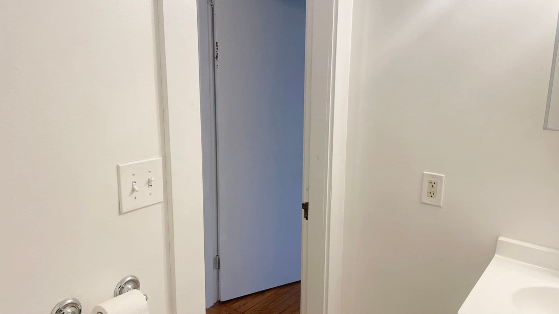 Athol Apartment: 73-75 Wallingford Ave