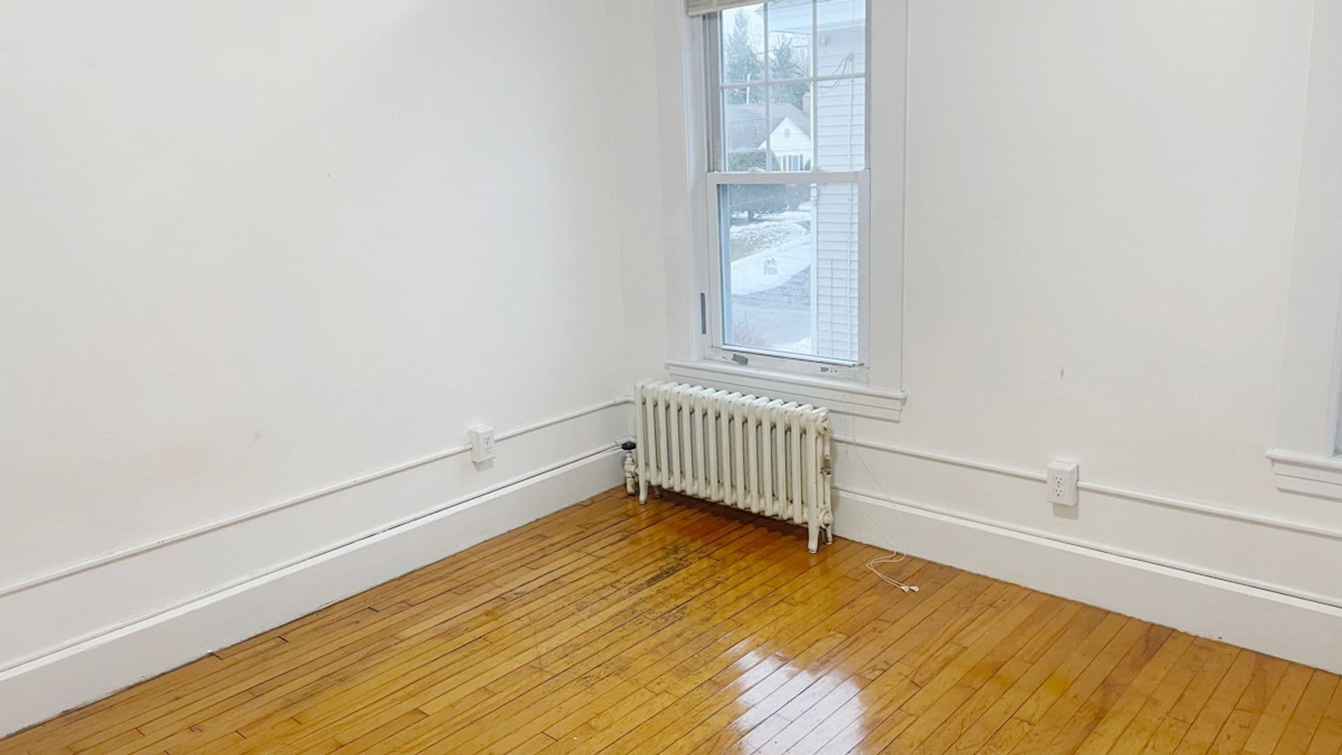 Athol Apartment: 73-75 Wallingford Ave