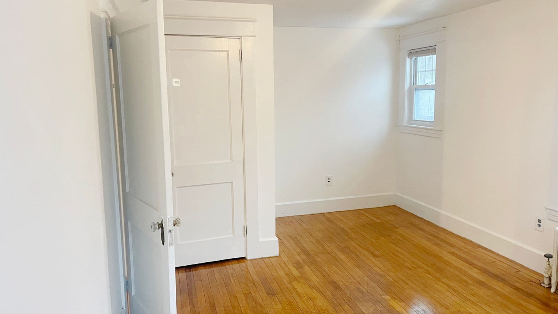 Athol Apartment: 73-75 Wallingford Ave
