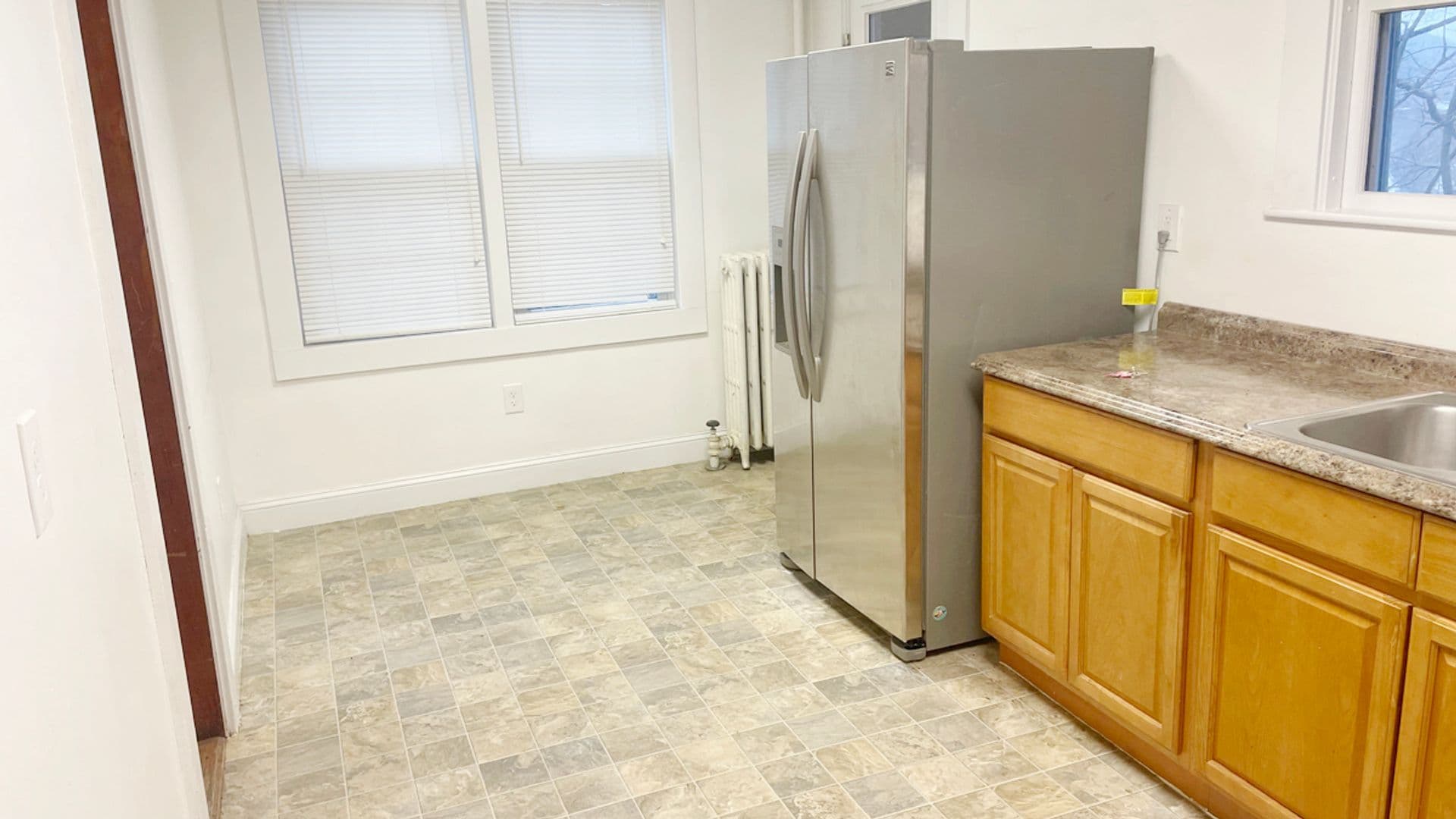 Athol Apartment: 73-75 Wallingford Ave