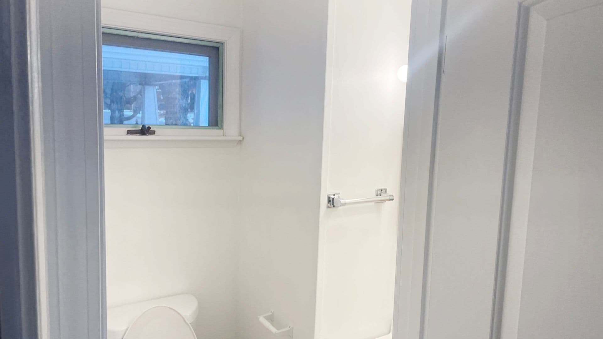 Athol Apartment: 73-75 Wallingford Ave