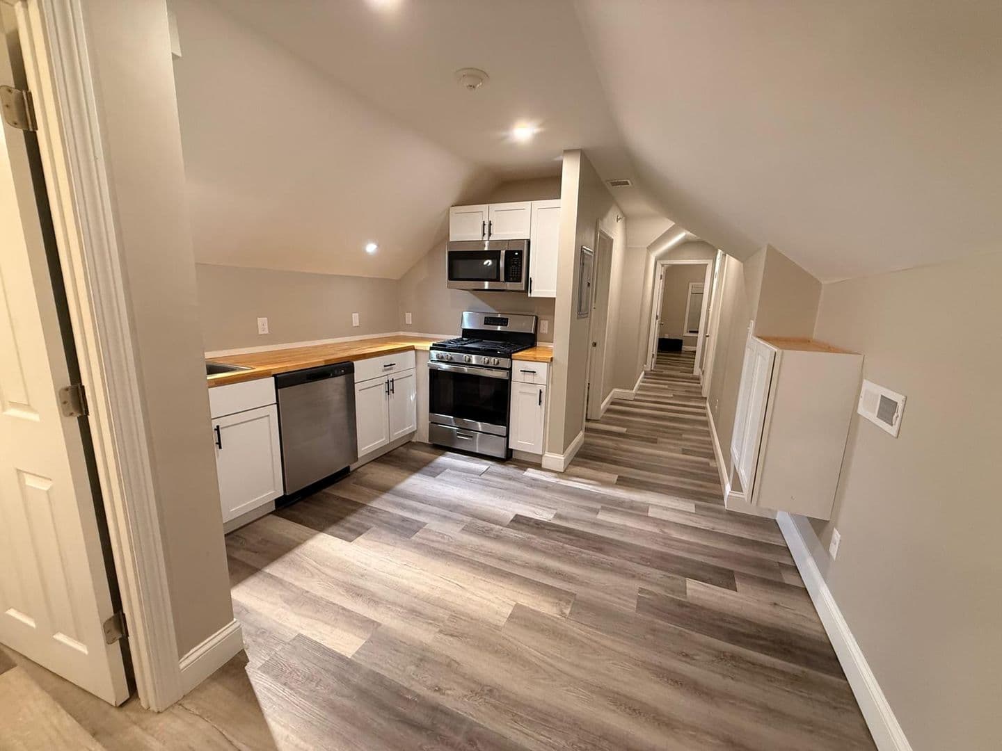 Fitchburg Apartment: 52 Myrtle Ave
