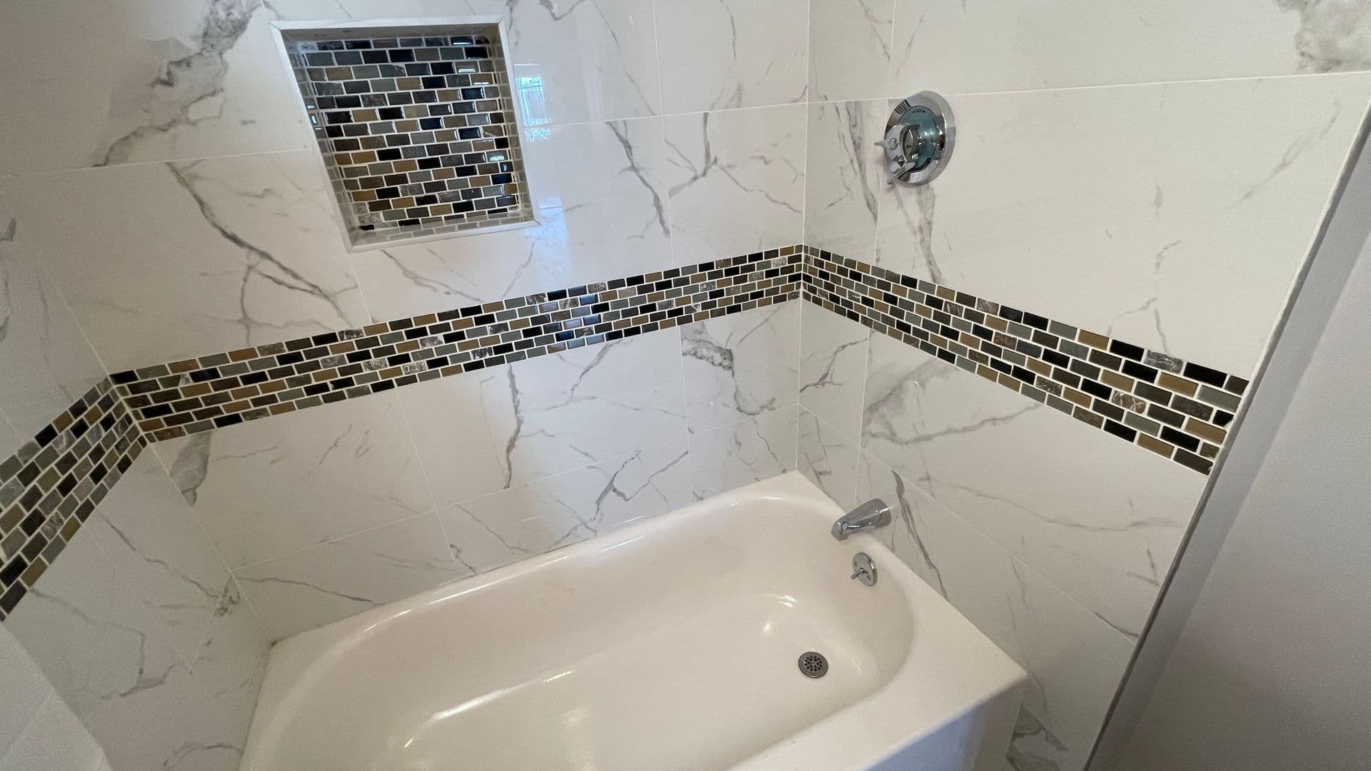 Gardner Apartment: 316 Parker Street