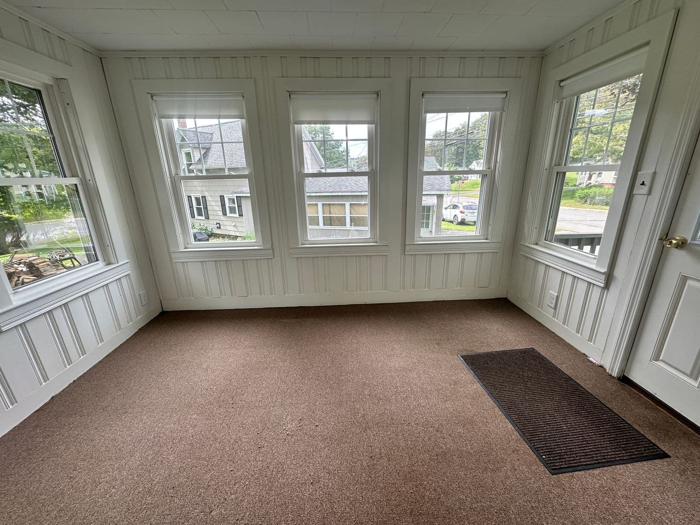 Ashburnham Apartment: 155 Center Street