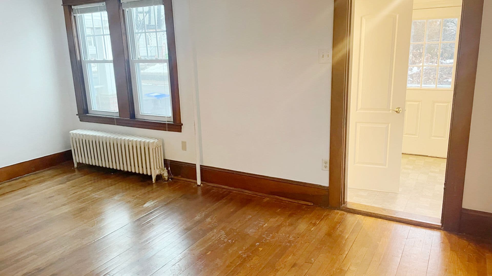 Athol Apartment: 73-75 Wallingford Ave