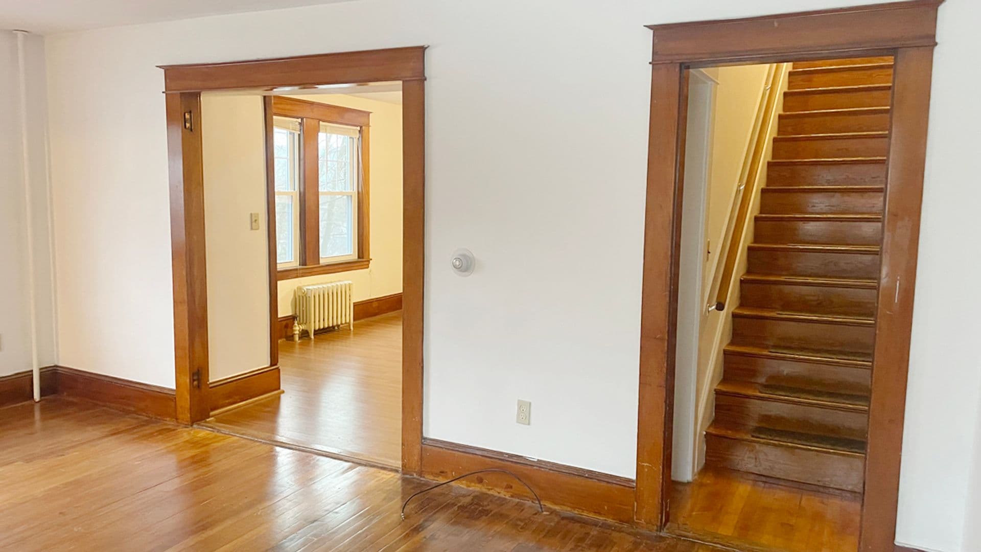 Athol Apartment: 73-75 Wallingford Ave