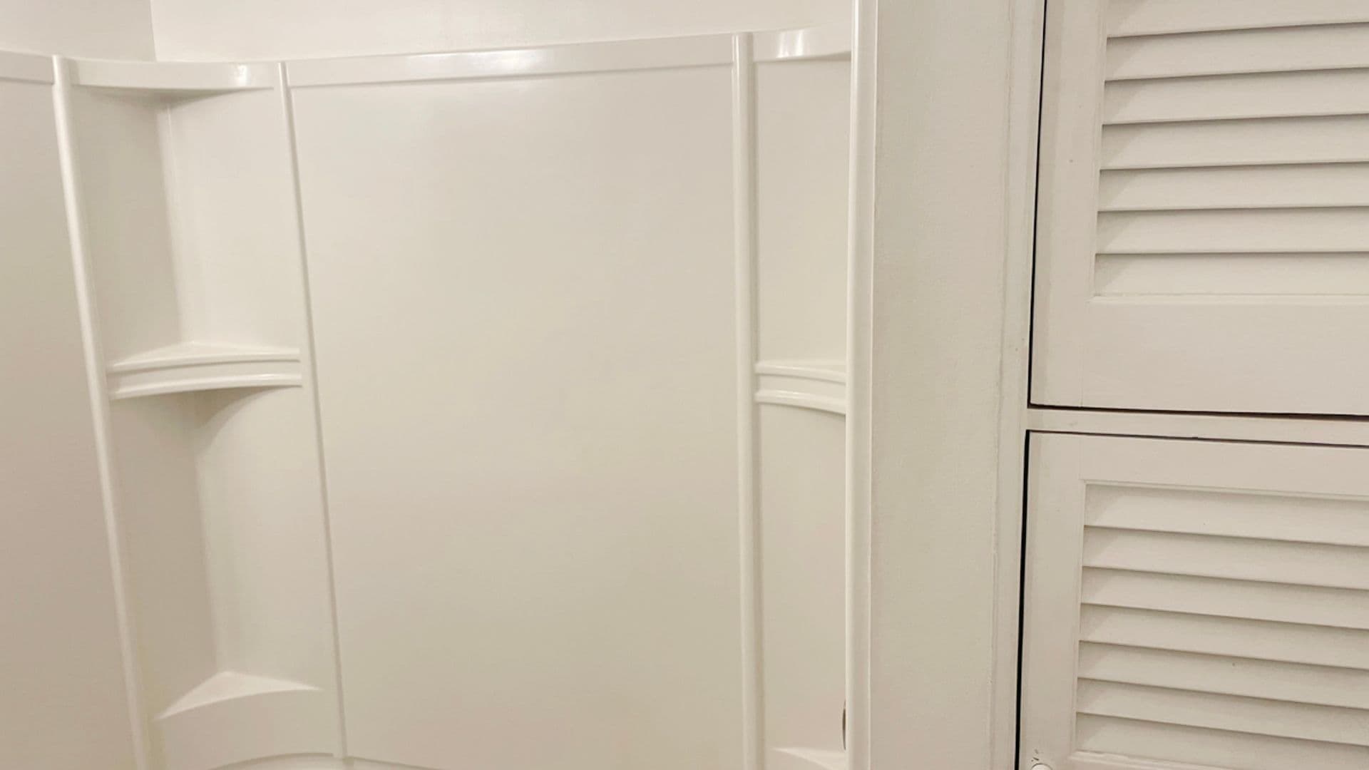 Athol Apartment: 73-75 Wallingford Ave