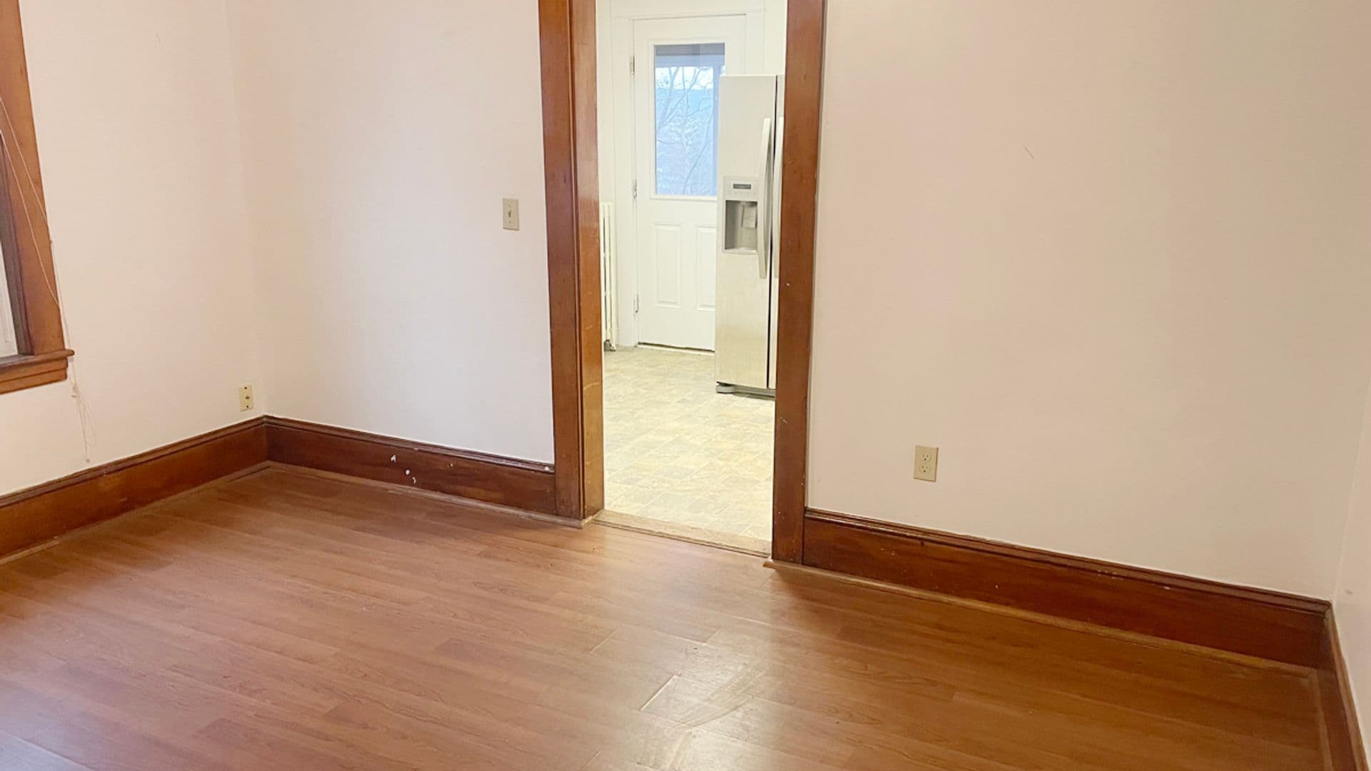 Athol Apartment: 73-75 Wallingford Ave