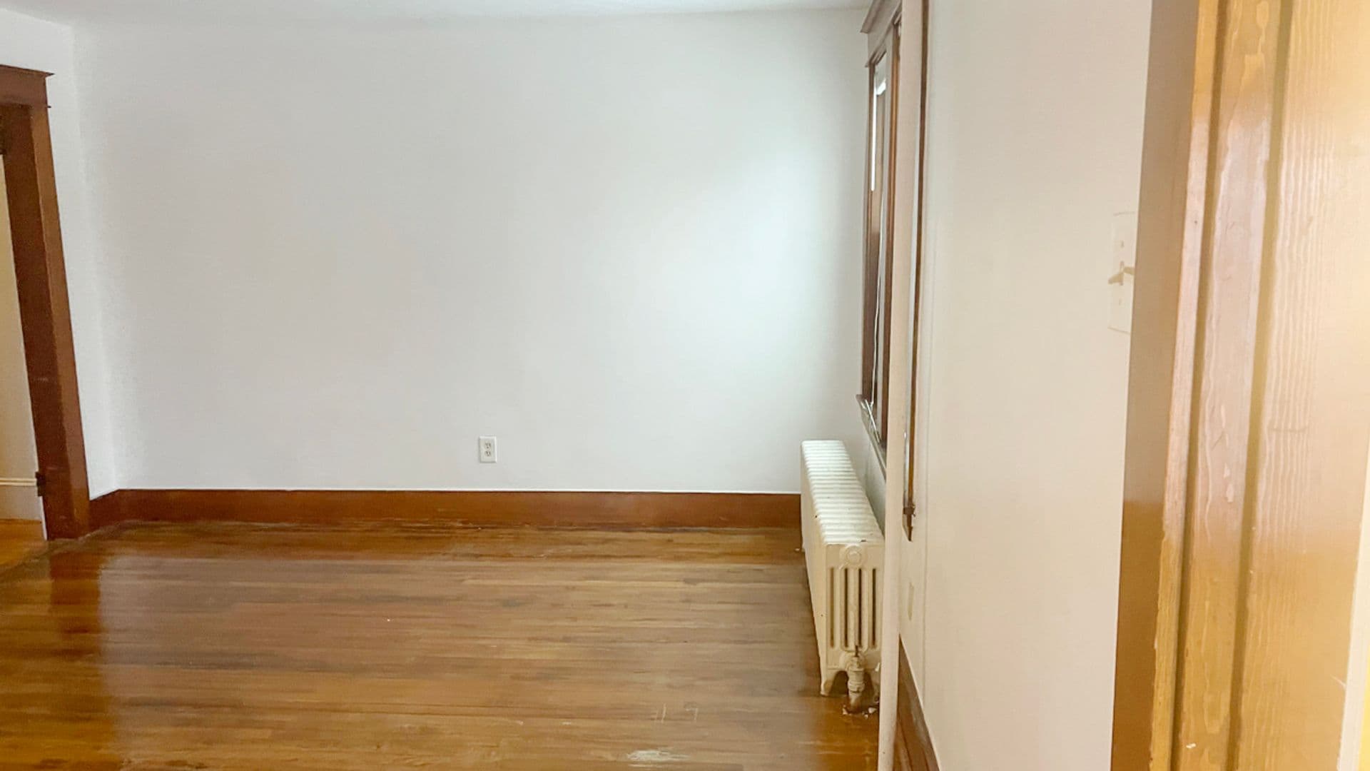Athol Apartment: 73-75 Wallingford Ave