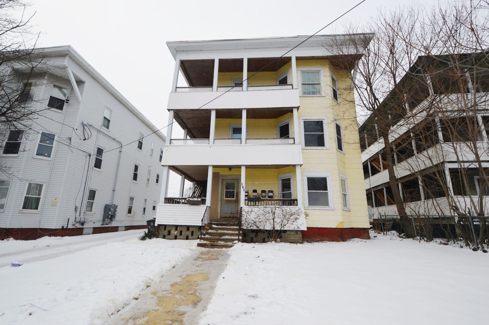 Gardner Apartment: 191 Main Street