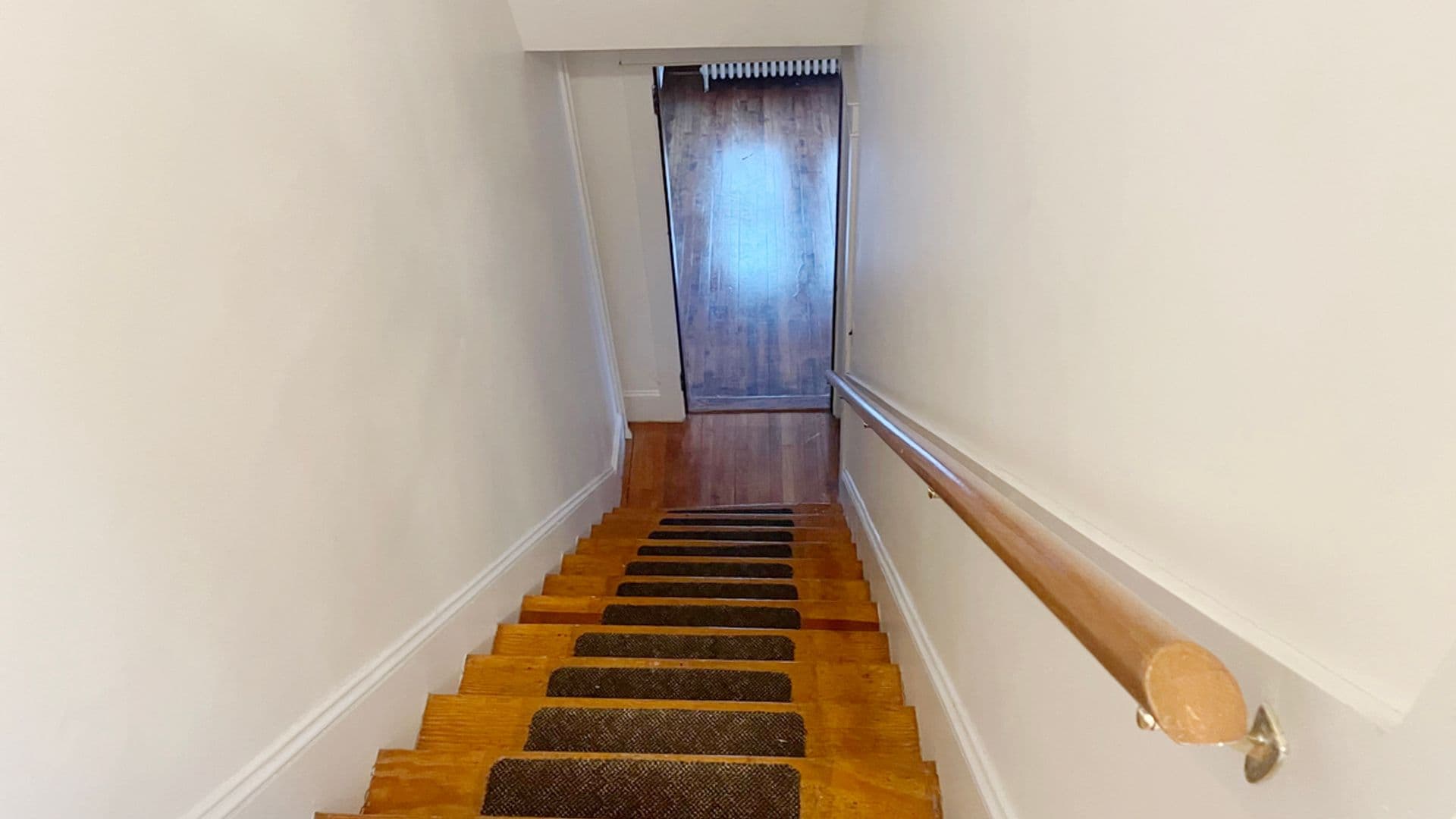 Athol Apartment: 73-75 Wallingford Ave