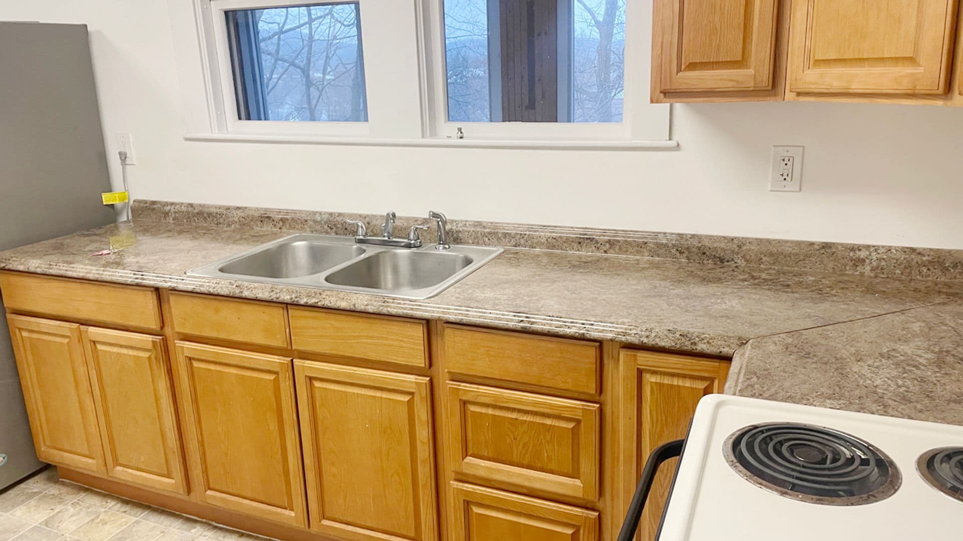 Athol Apartment: 73-75 Wallingford Ave