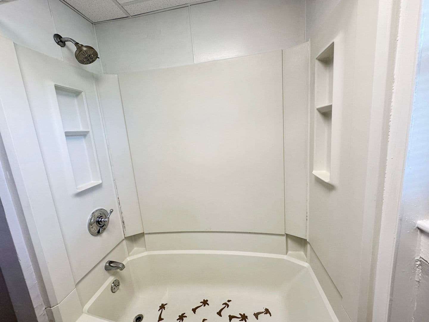 Gardner Apartment: 38 Oriole Street