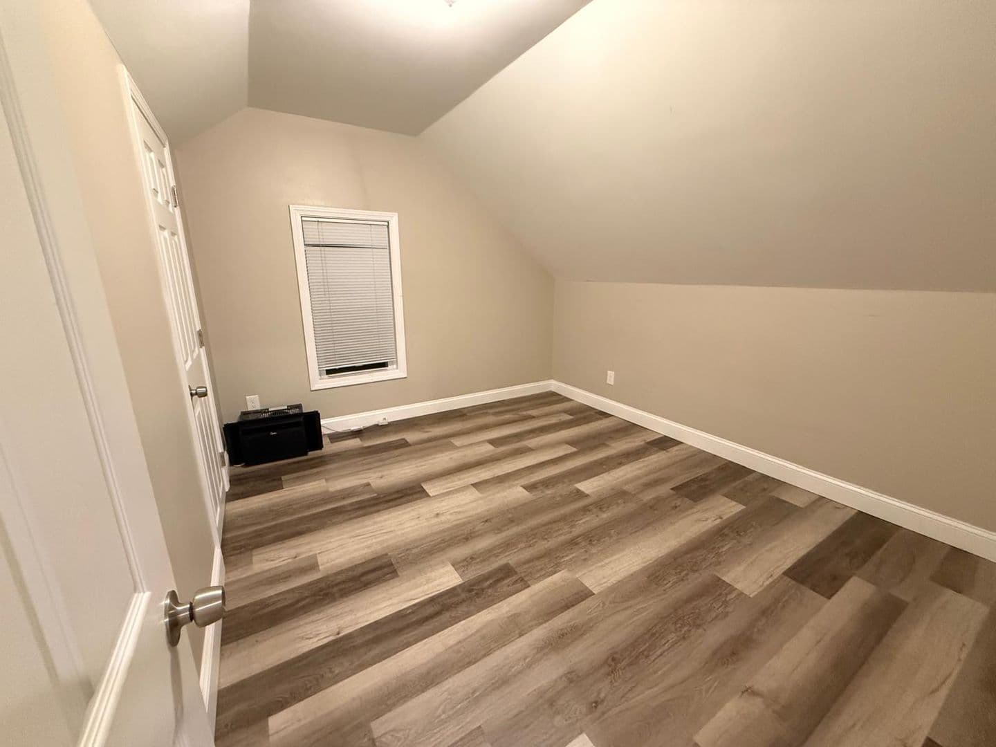Fitchburg Apartment: 52 Myrtle Ave