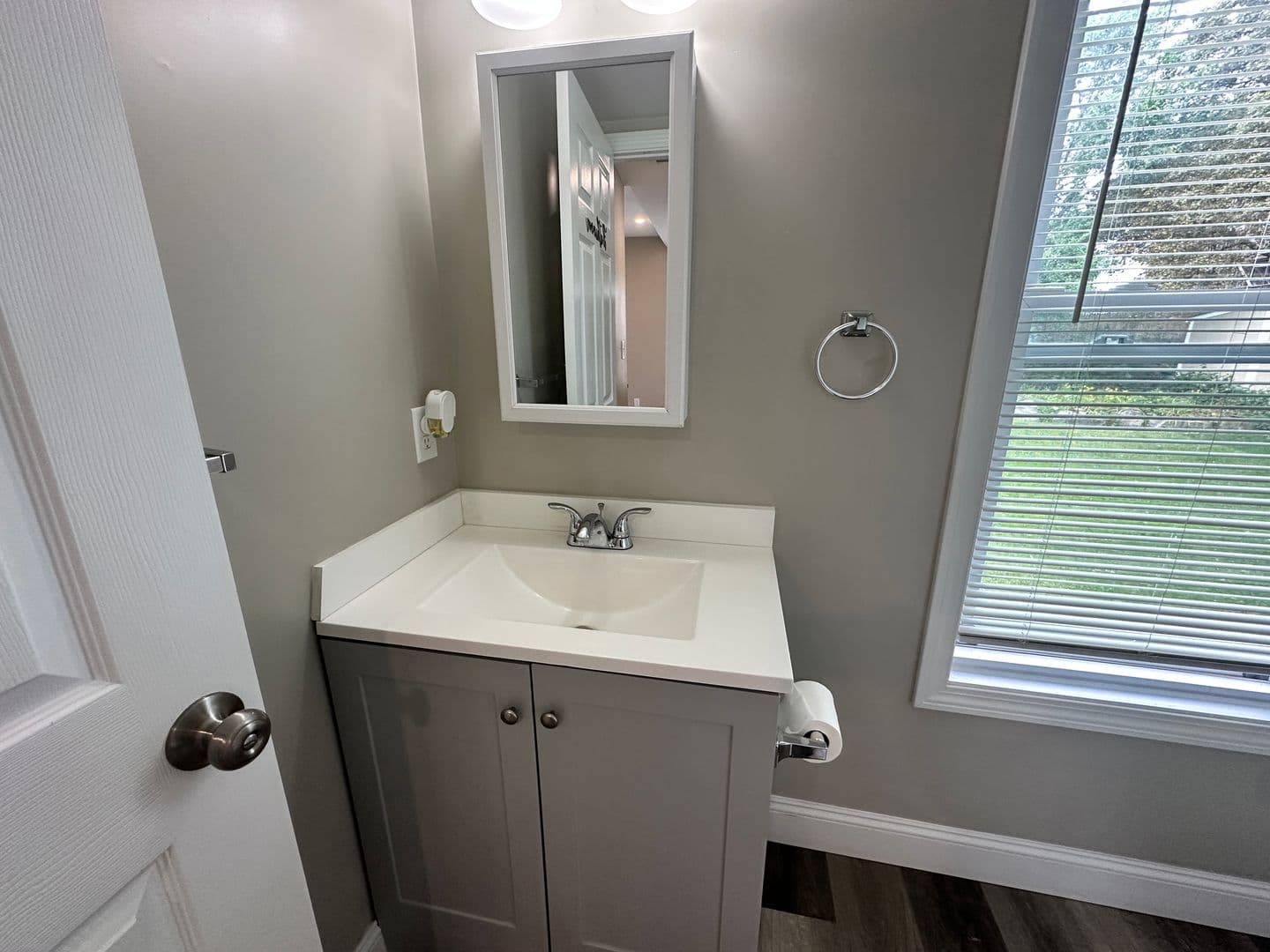 Fitchburg Apartment: 52 Myrtle Ave