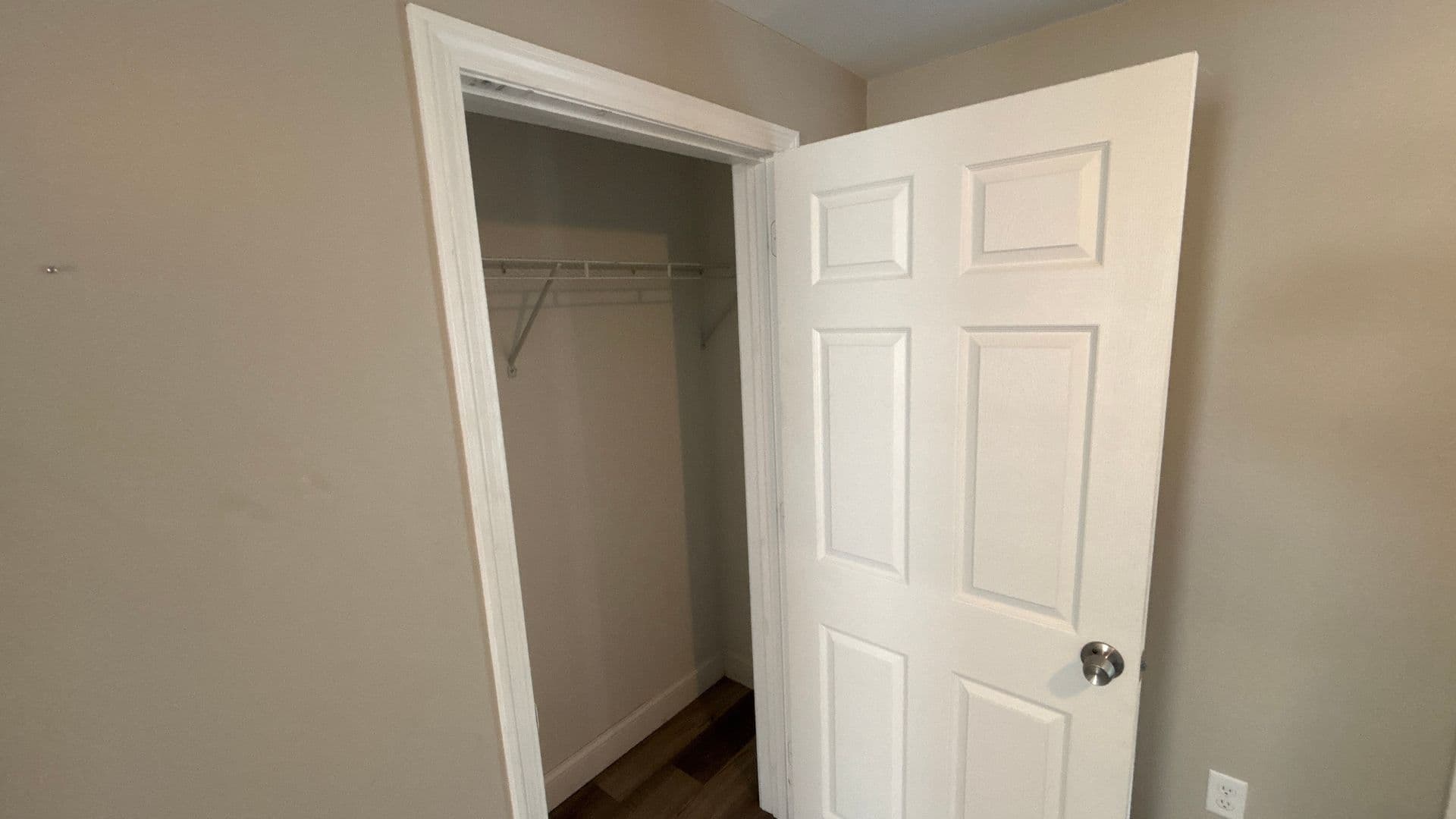 Fitchburg Apartment: 52 Myrtle Ave