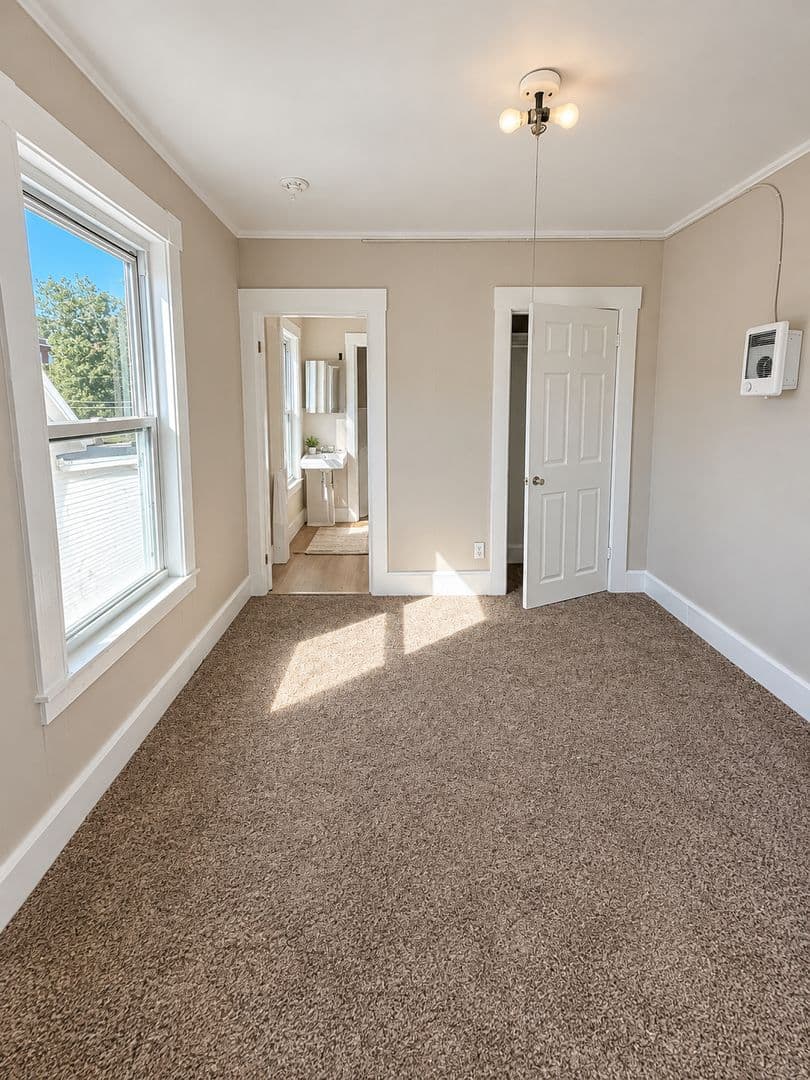 Leominster Apartment: 113 Spruce Street