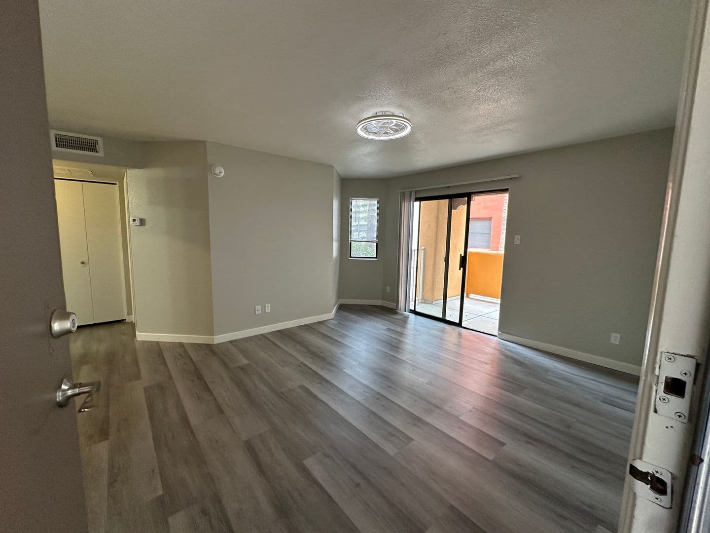 Tempe Apartment: 610 E Gilbert Dr.