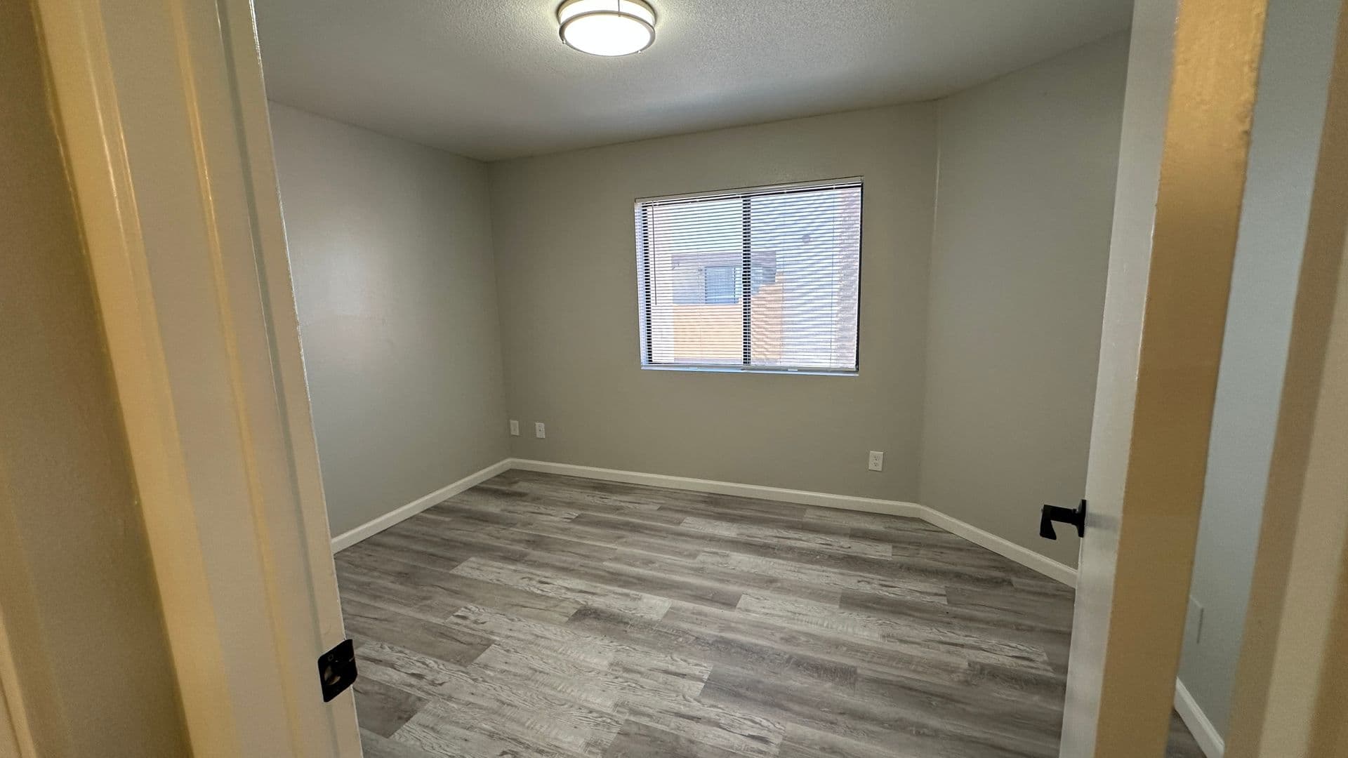 Tempe Apartment: 610 E Gilbert Dr.