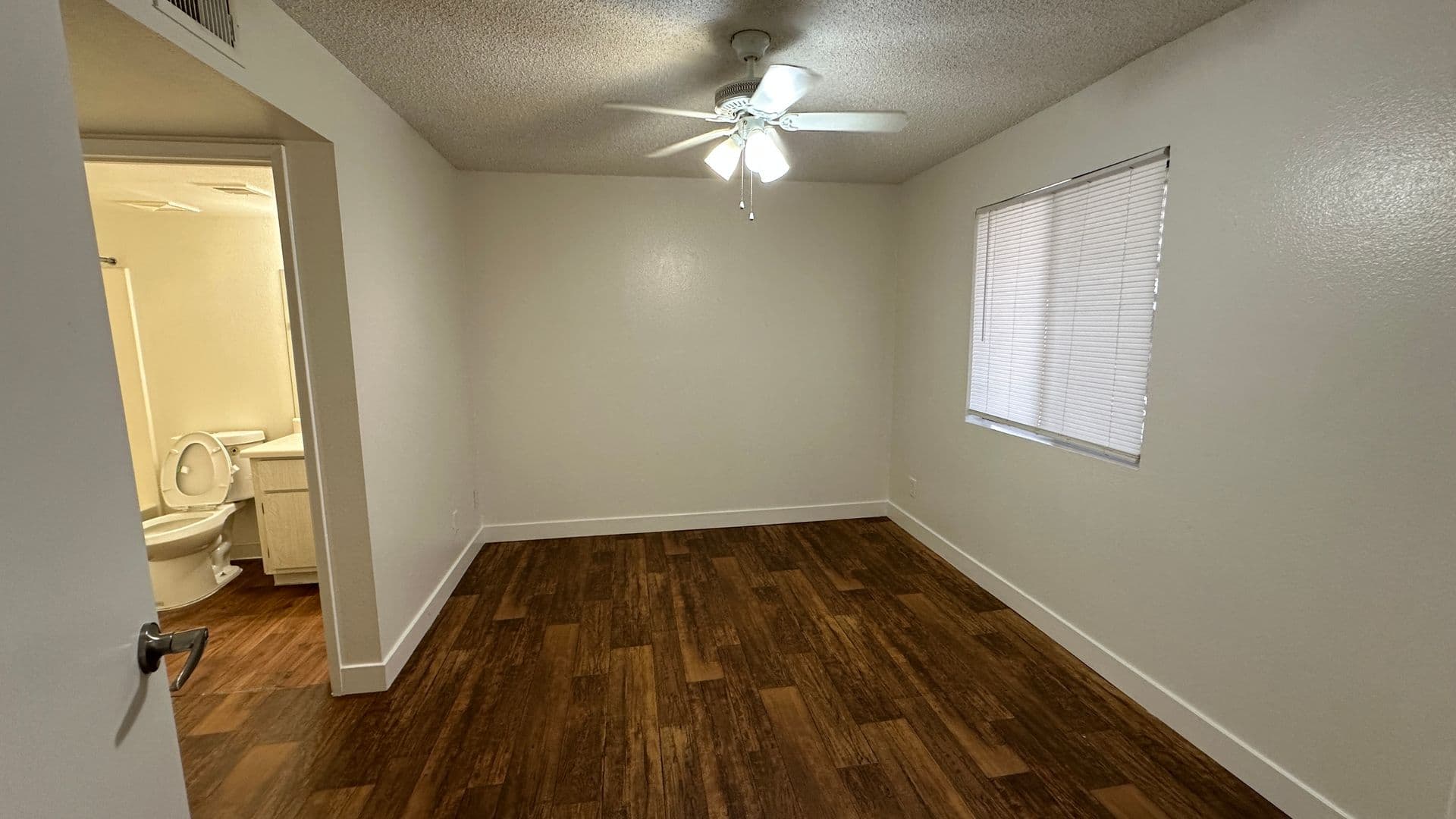 Tempe Apartment: 610 E Gilbert Dr.