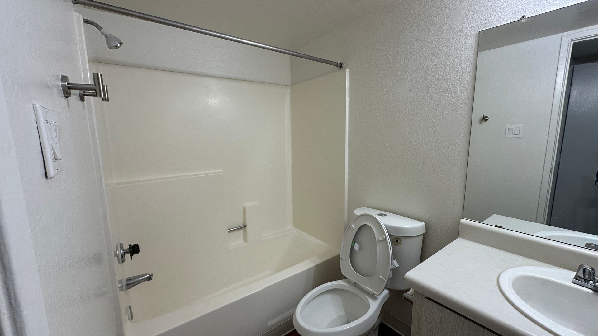 Tempe Apartment: 610 E Gilbert Dr.