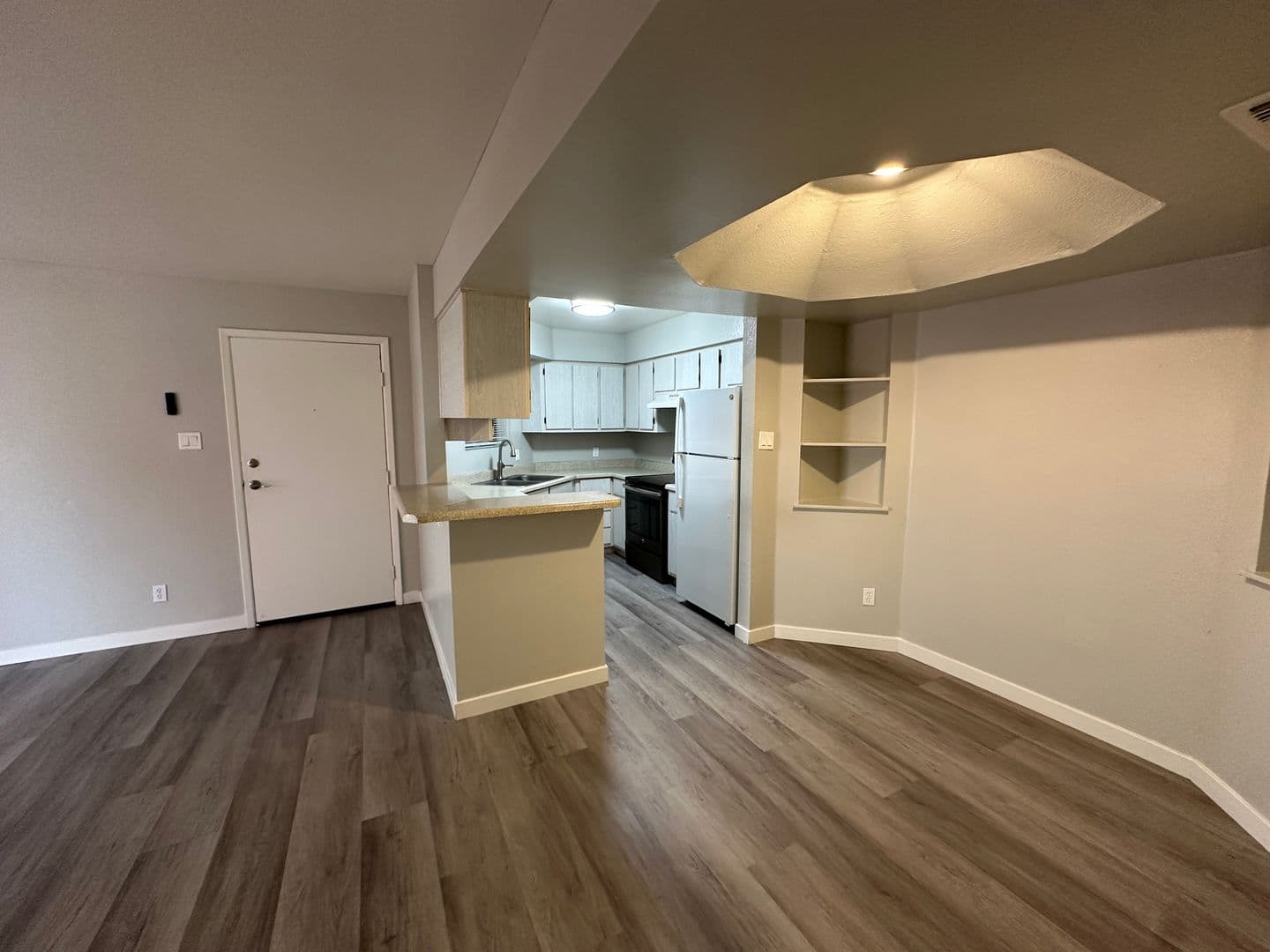 Tempe Apartment: 610 E Gilbert Dr.