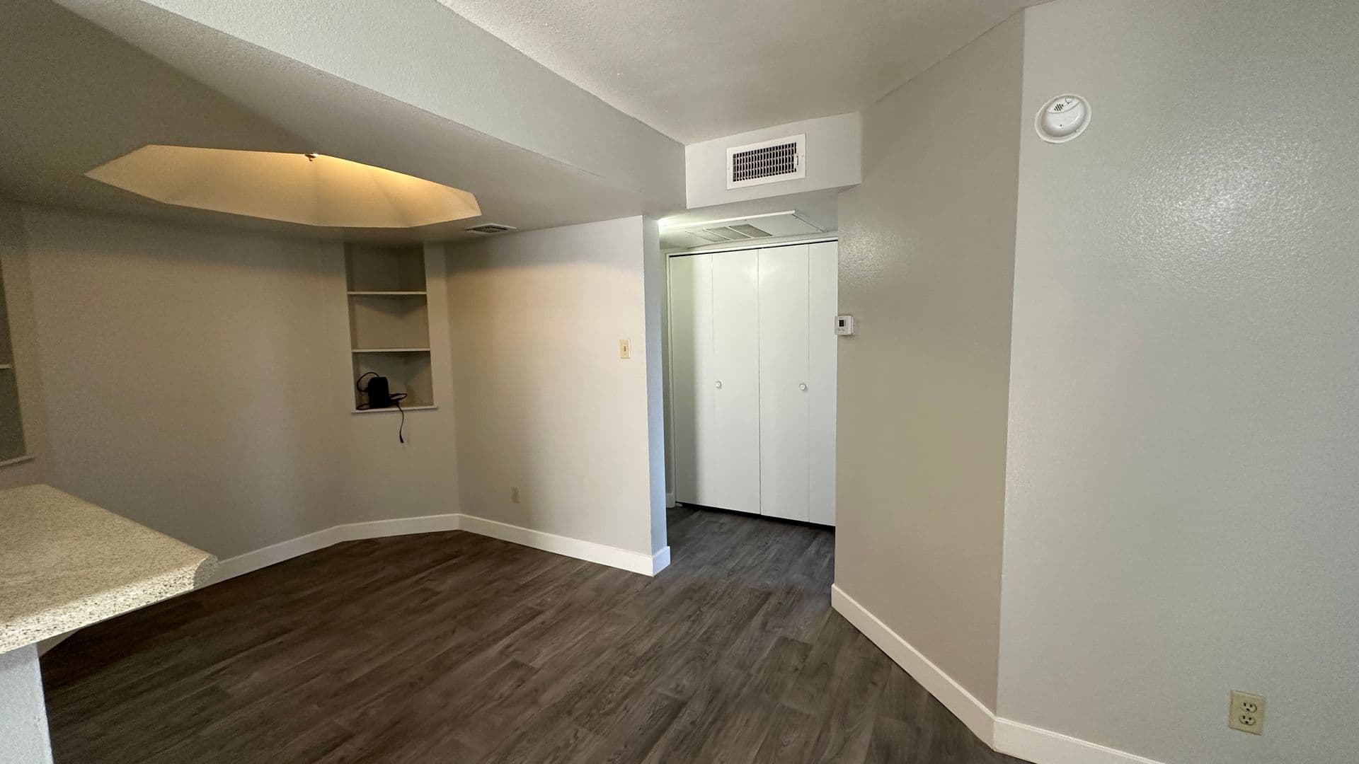 Tempe Apartment: 610 E Gilbert Dr.