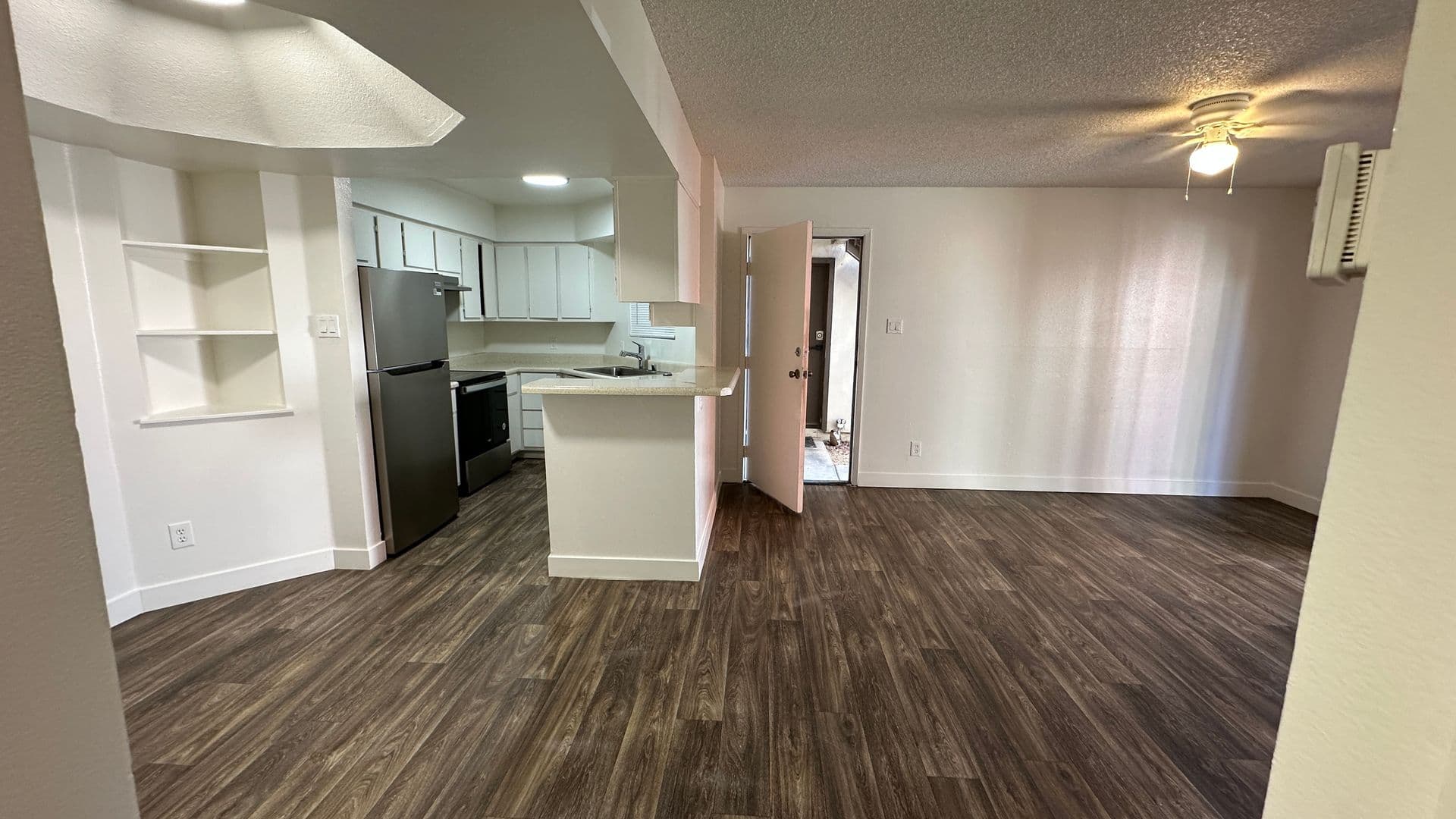 Tempe Apartment: 610 E Gilbert Dr.