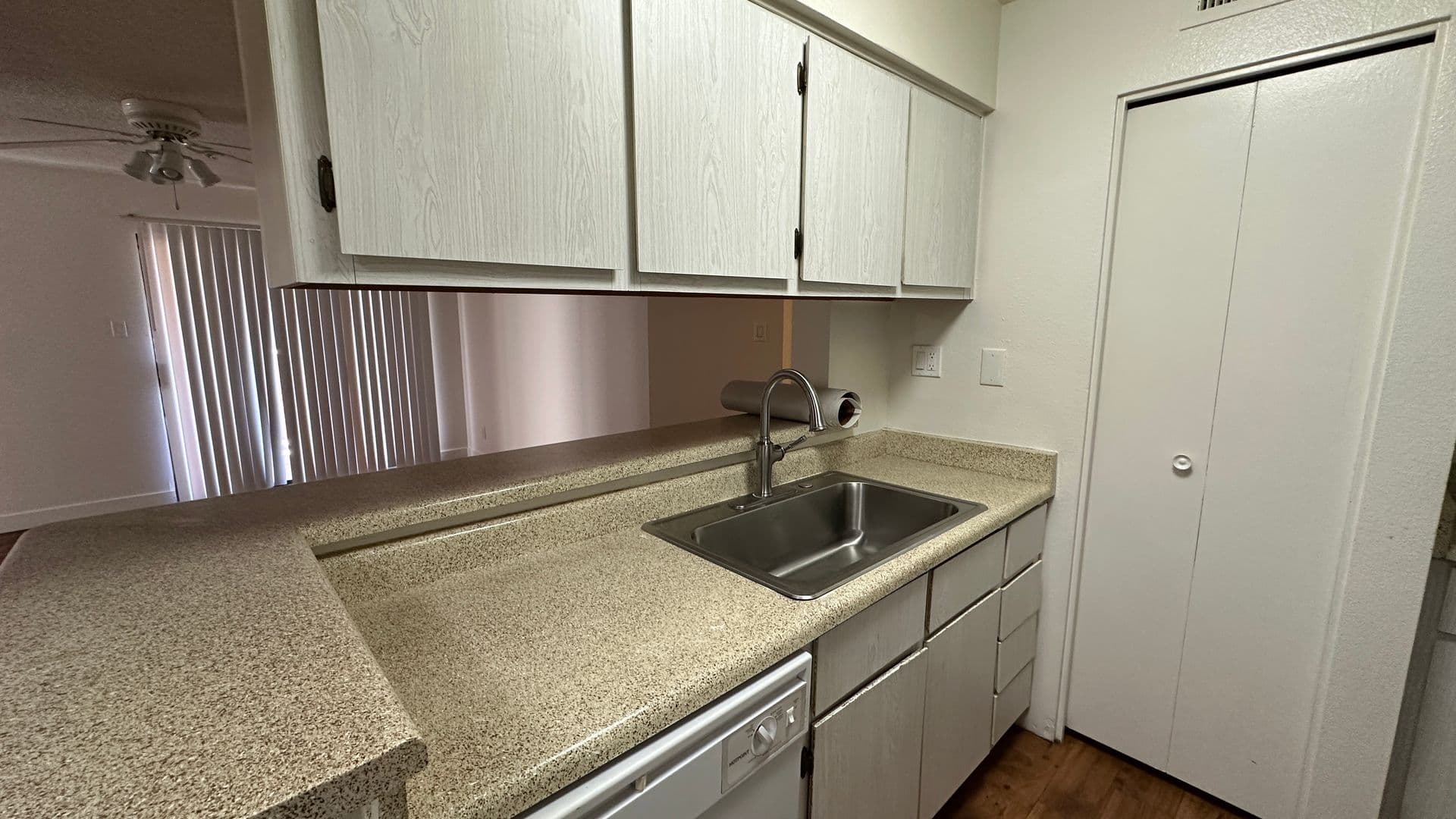Tempe Apartment: 610 E Gilbert Dr.